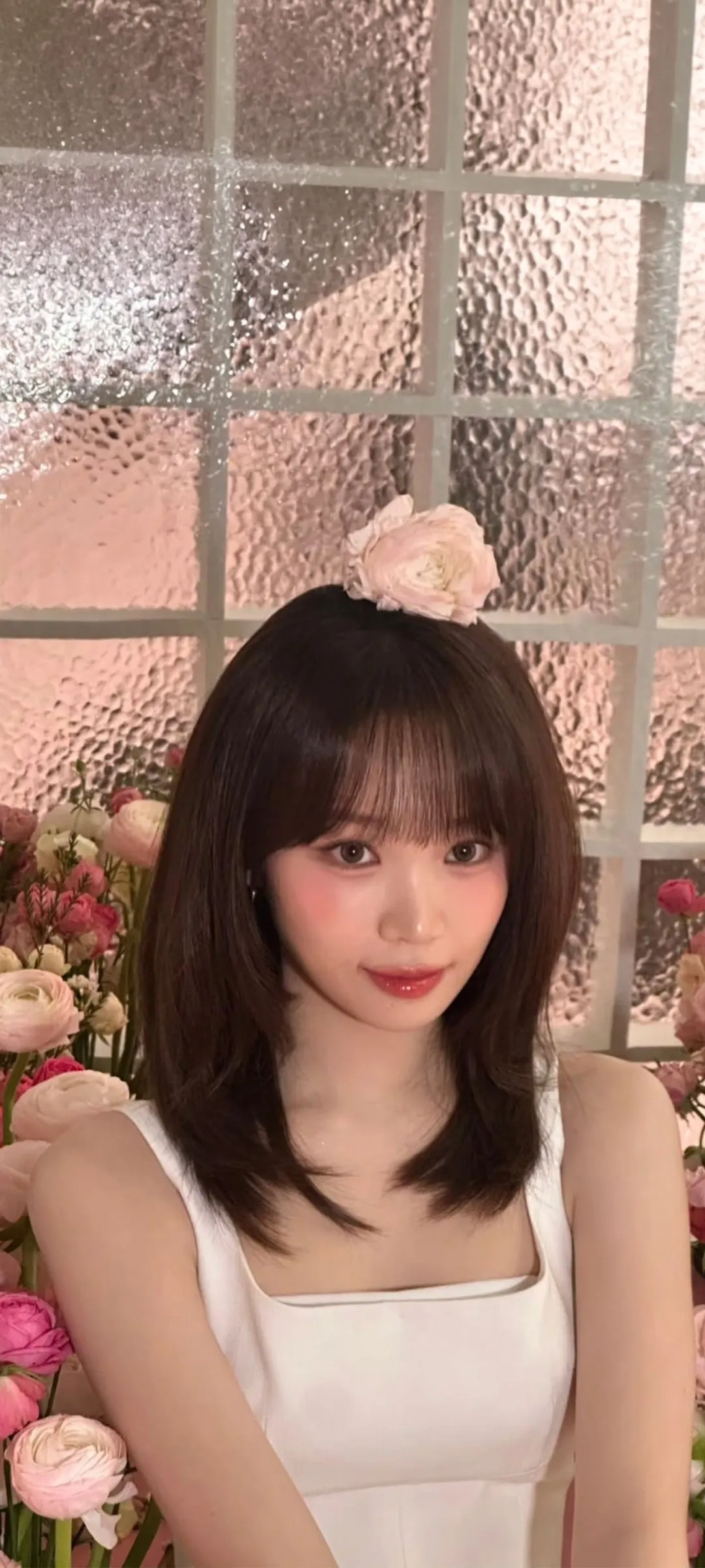 Kim Chae-won lock screen phone wallpaper 4K HD download — IZ*ONE, LE SSERAFIM