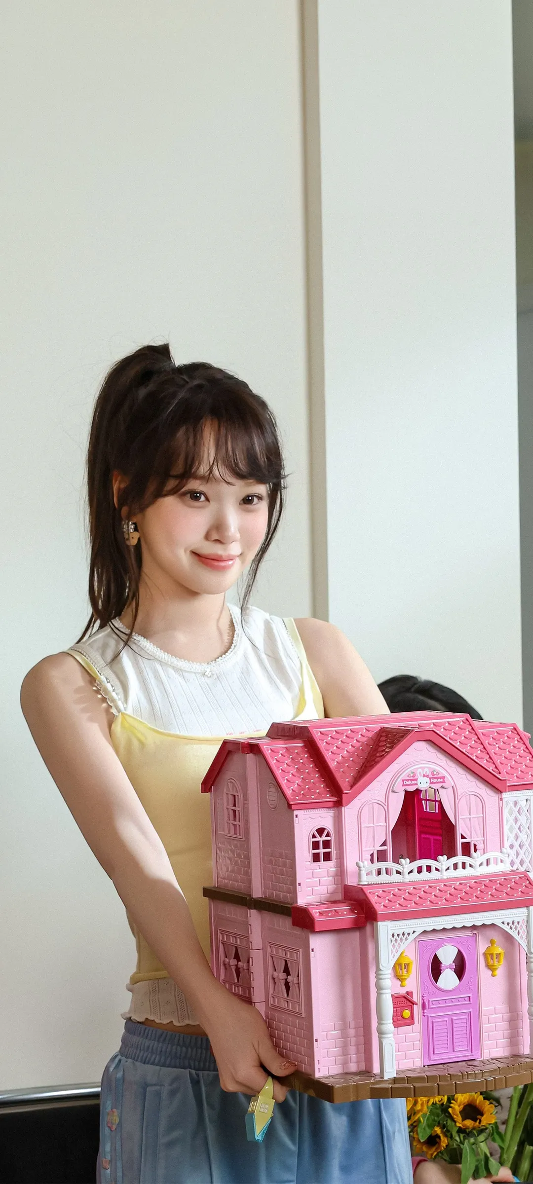 김채원 잠금화면 폰 배경화면 4K HD 다운로드 — 아이즈원, 르세라핌