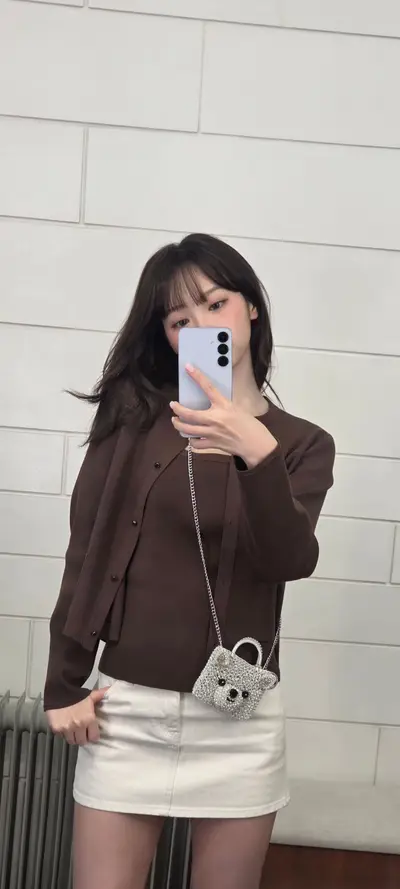 김채원 폰 잠금화면 배경화면 4K HD 다운로드 #13500