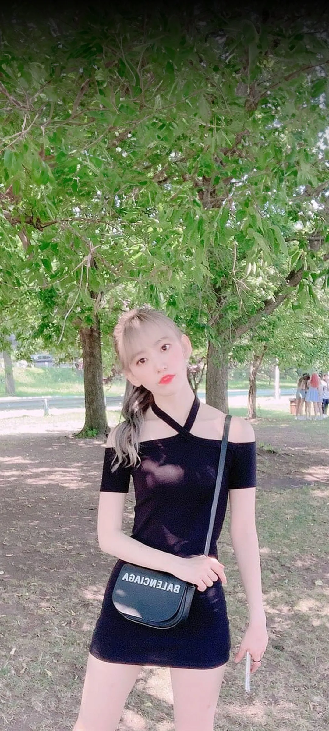 Fond d'écran de verrouillage mobile Sakura Miyawaki 4K HD télécharger — IZ*ONE, LE SSERAFIM