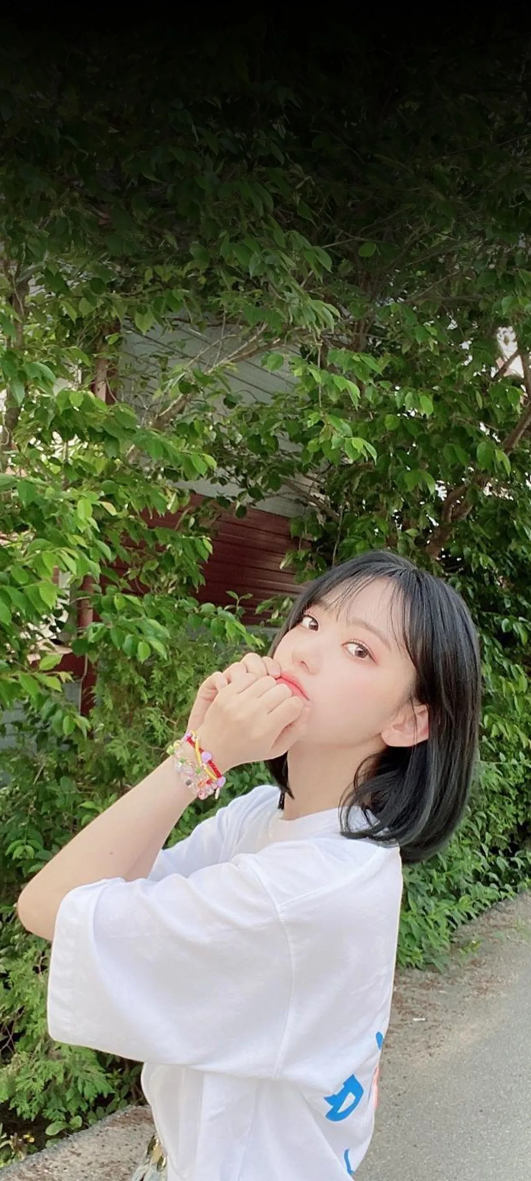 Fond d'écran de verrouillage mobile Sakura Miyawaki 4K HD télécharger — IZ*ONE, LE SSERAFIM