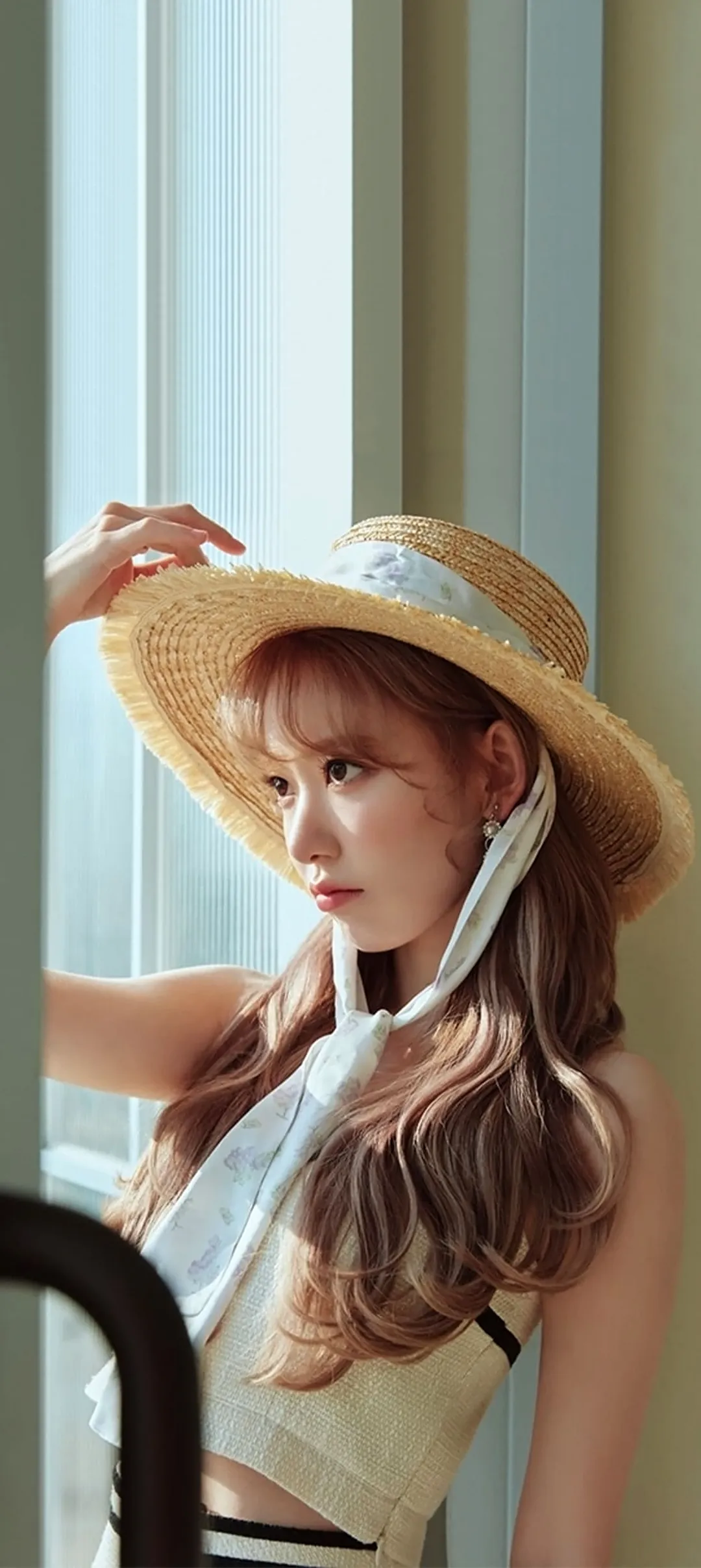 Fond d'écran de verrouillage mobile Sakura Miyawaki 4K HD télécharger — IZ*ONE, LE SSERAFIM