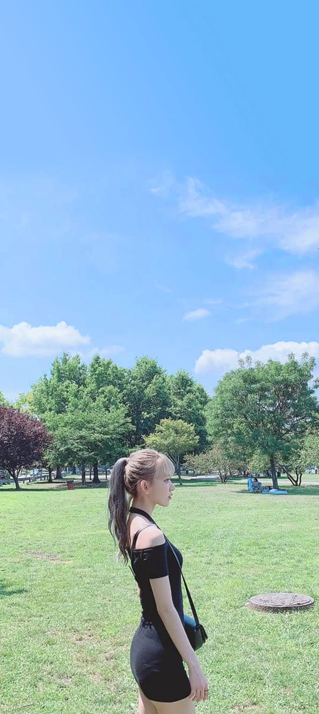 Fond d'écran de verrouillage mobile Sakura Miyawaki 4K HD télécharger — IZ*ONE, LE SSERAFIM