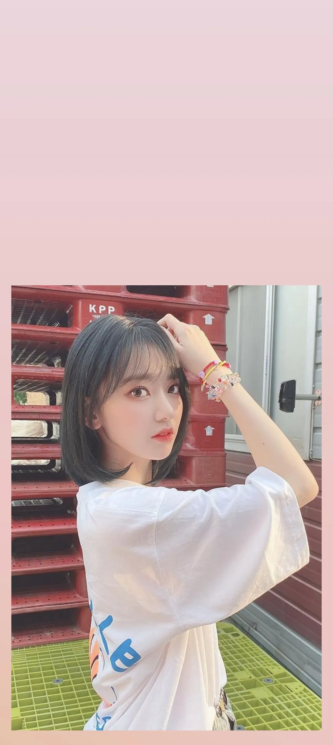 Fond d'écran de verrouillage mobile Sakura Miyawaki 4K HD télécharger — IZ*ONE, LE SSERAFIM