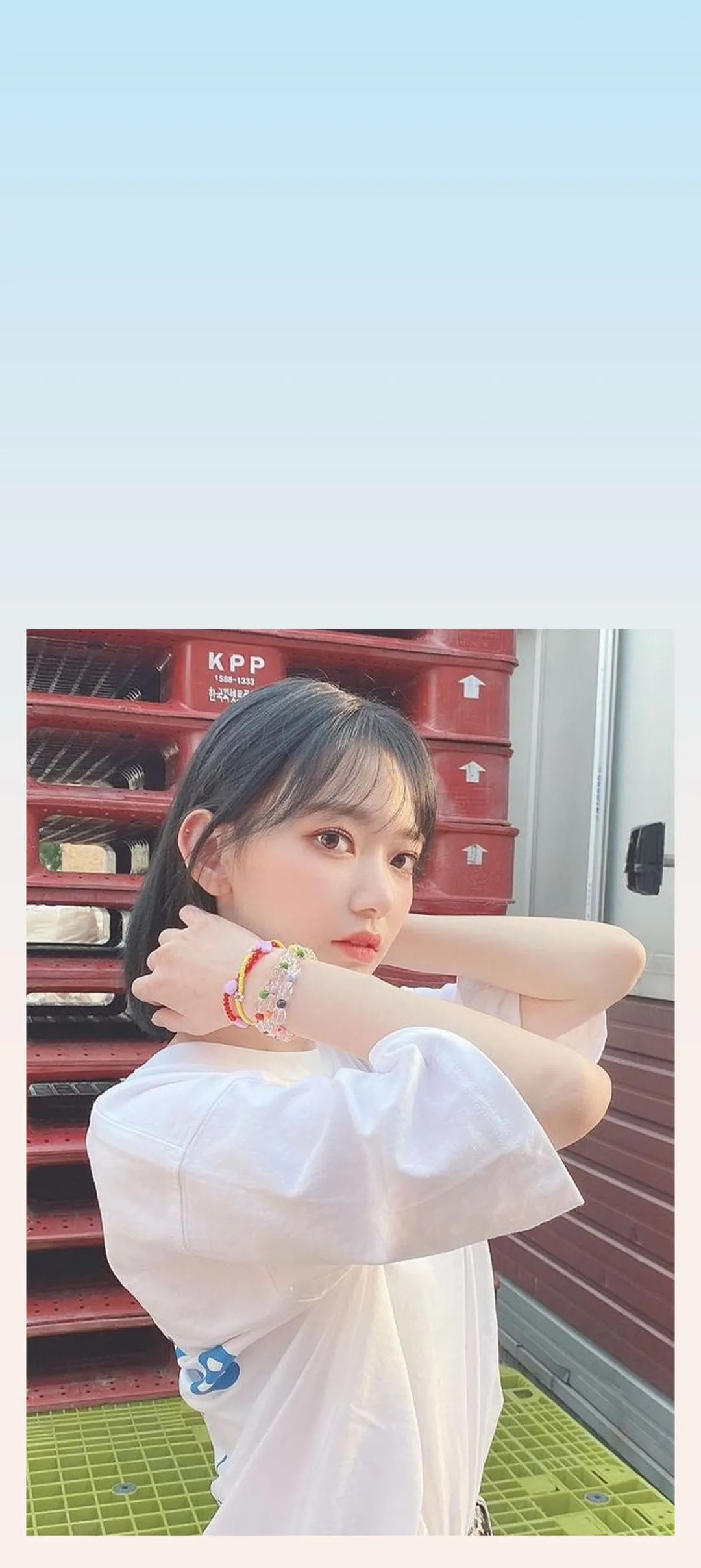 Fond d'écran de verrouillage mobile Sakura Miyawaki 4K HD télécharger — IZ*ONE, LE SSERAFIM