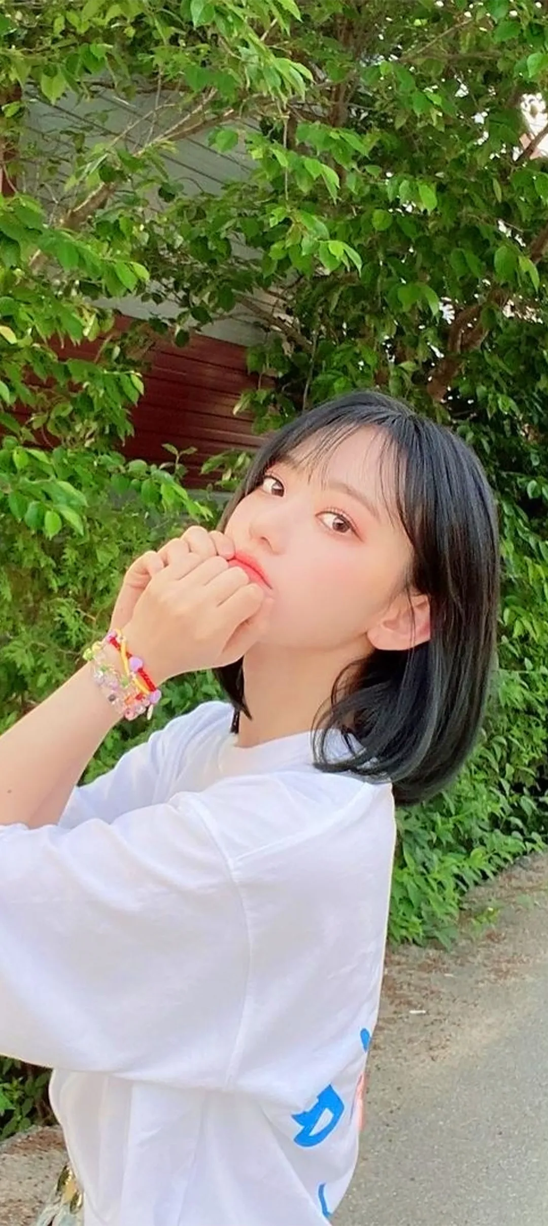 Fond d'écran de verrouillage mobile Sakura Miyawaki 4K HD télécharger — IZ*ONE, LE SSERAFIM
