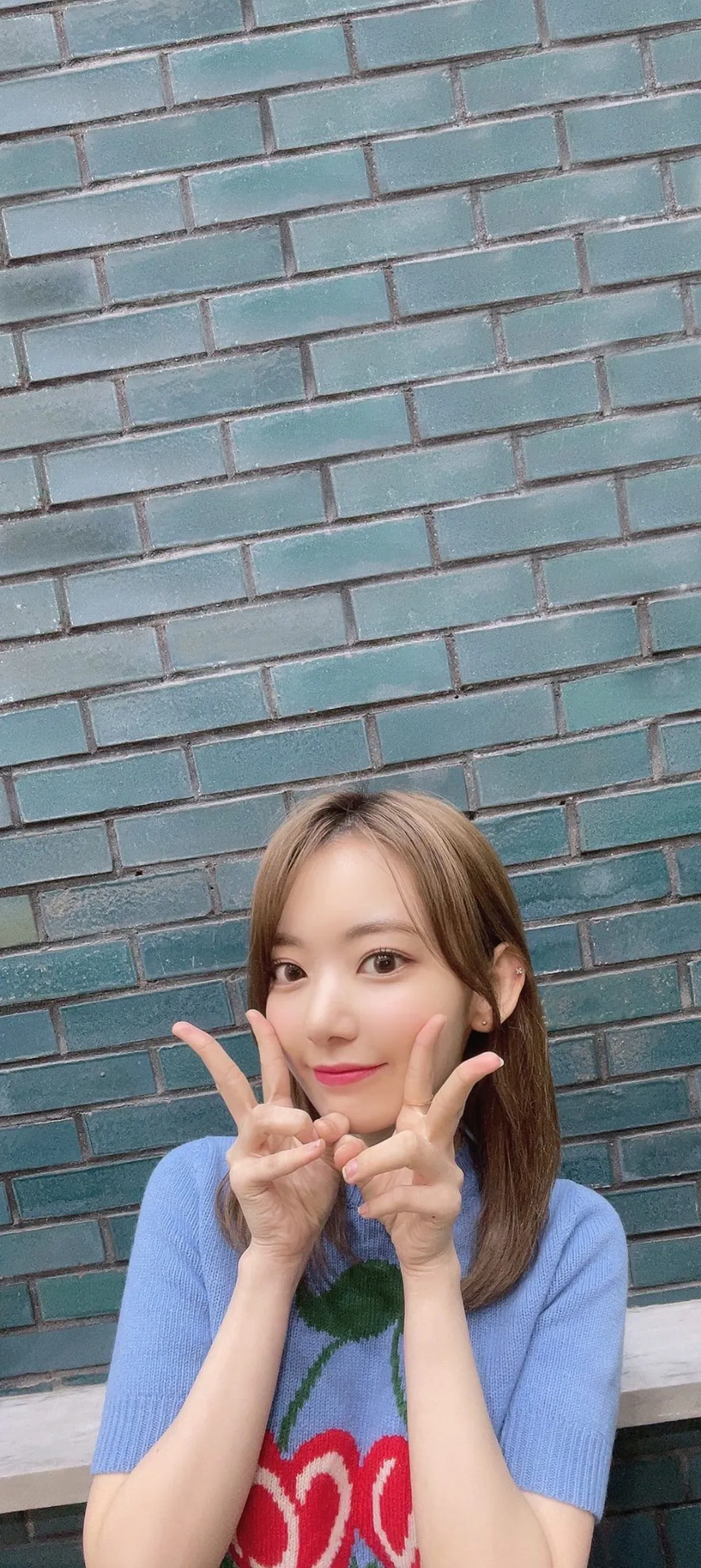 Fond d'écran de verrouillage mobile Sakura Miyawaki 4K HD télécharger — IZ*ONE, LE SSERAFIM