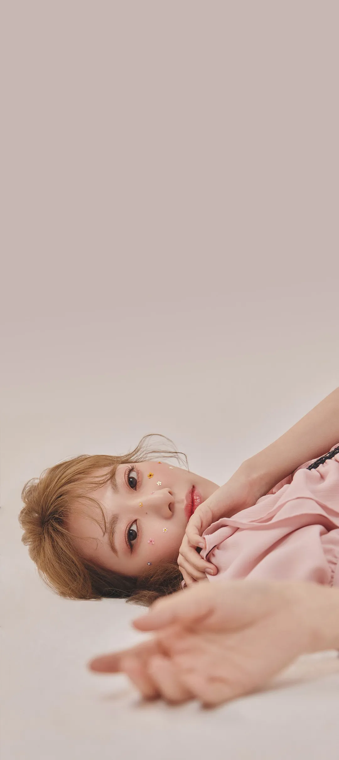 Sakura Miyawaki kilit ekranı telefon duvar kağıdı 4K HD i̇ndir — IZ*ONE, LE SSERAFIM