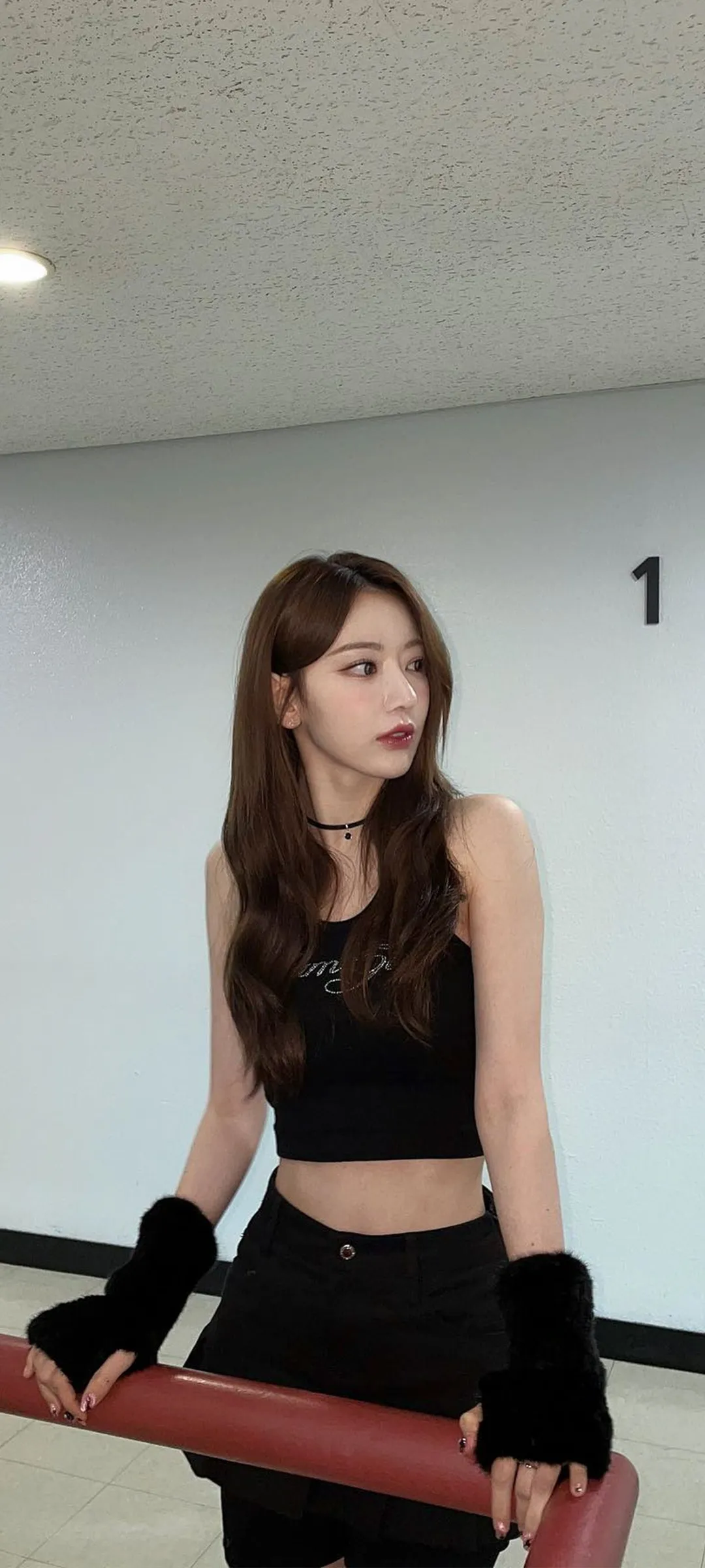 Fond d'écran de verrouillage mobile Sakura Miyawaki 4K HD télécharger — IZ*ONE, LE SSERAFIM