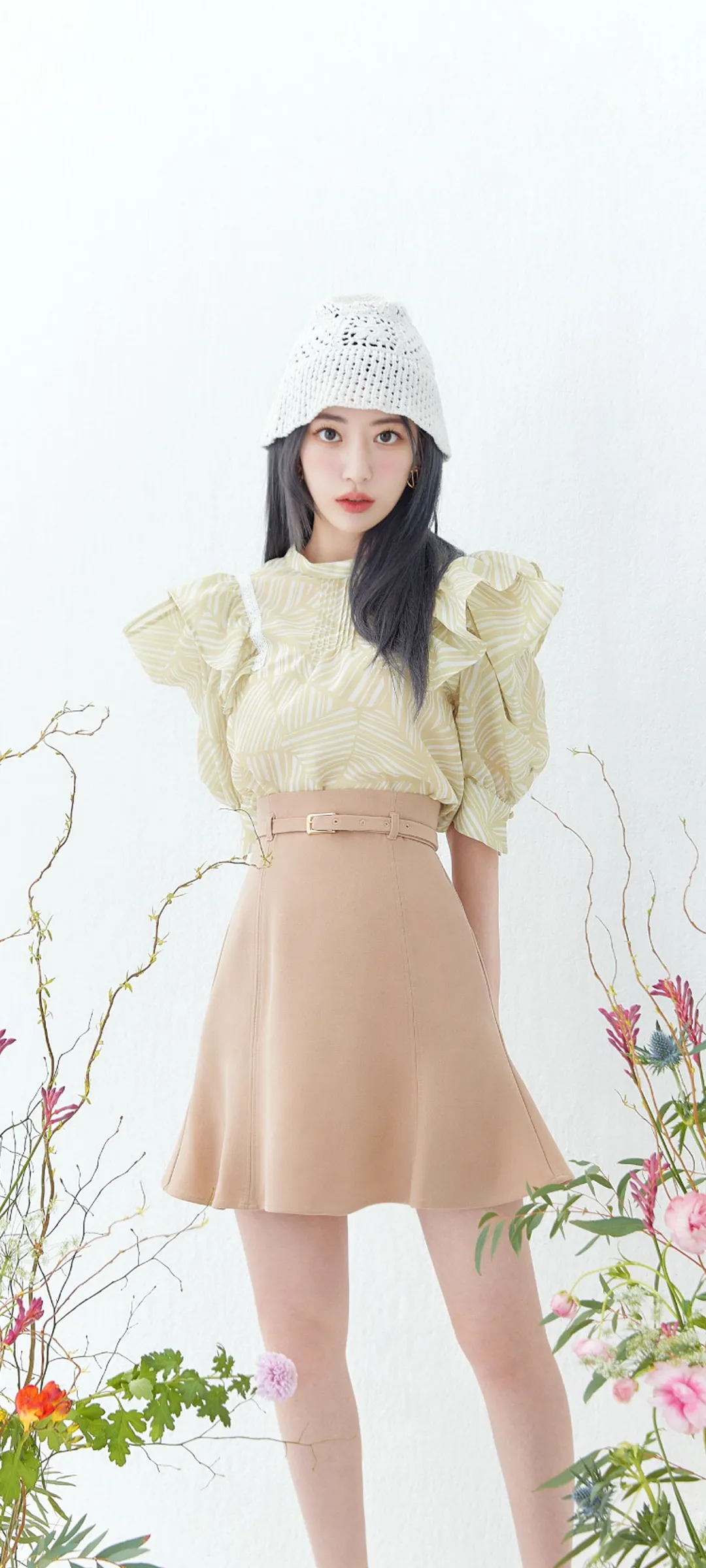 Fond d'écran de verrouillage mobile Sakura Miyawaki 4K HD télécharger — IZ*ONE, LE SSERAFIM