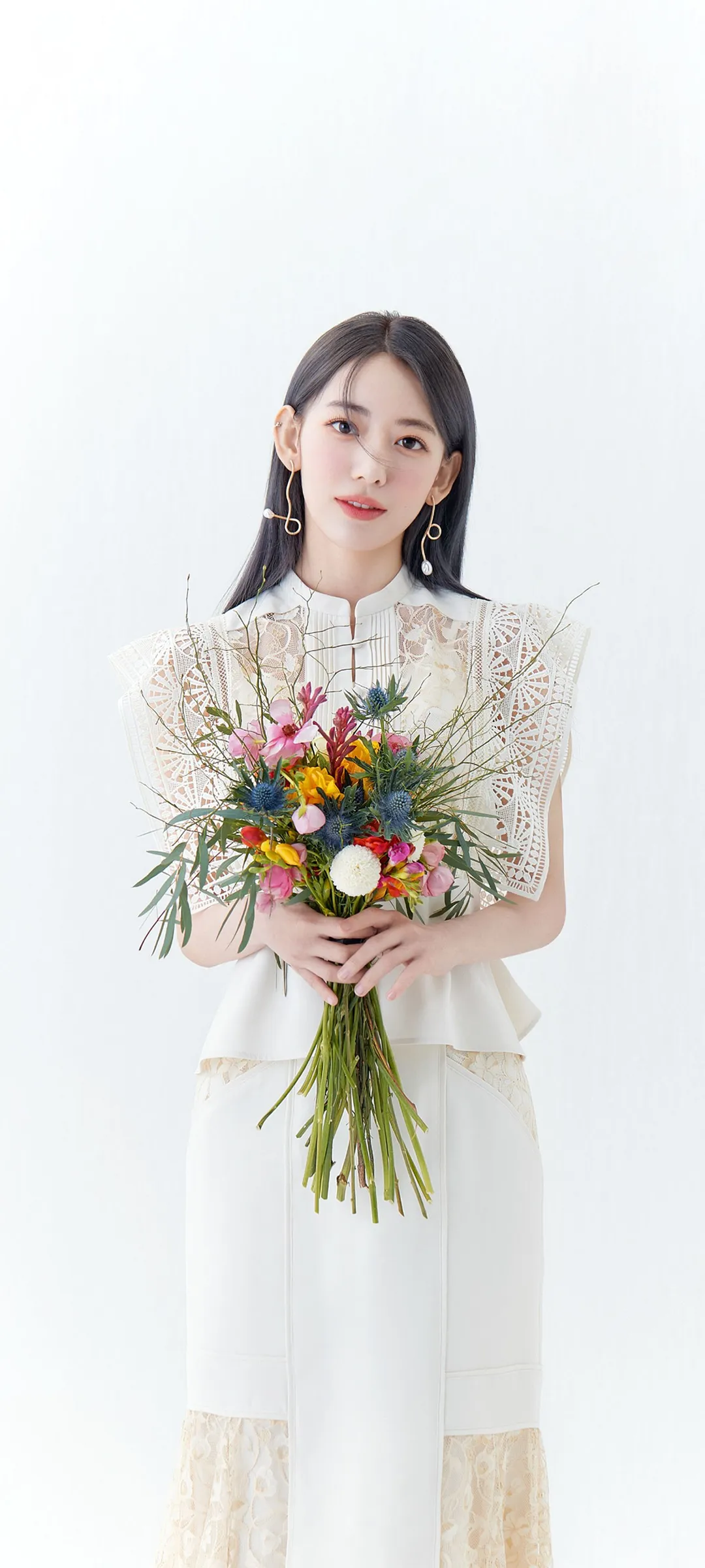 Fond d'écran de verrouillage mobile Sakura Miyawaki 4K HD télécharger — IZ*ONE, LE SSERAFIM
