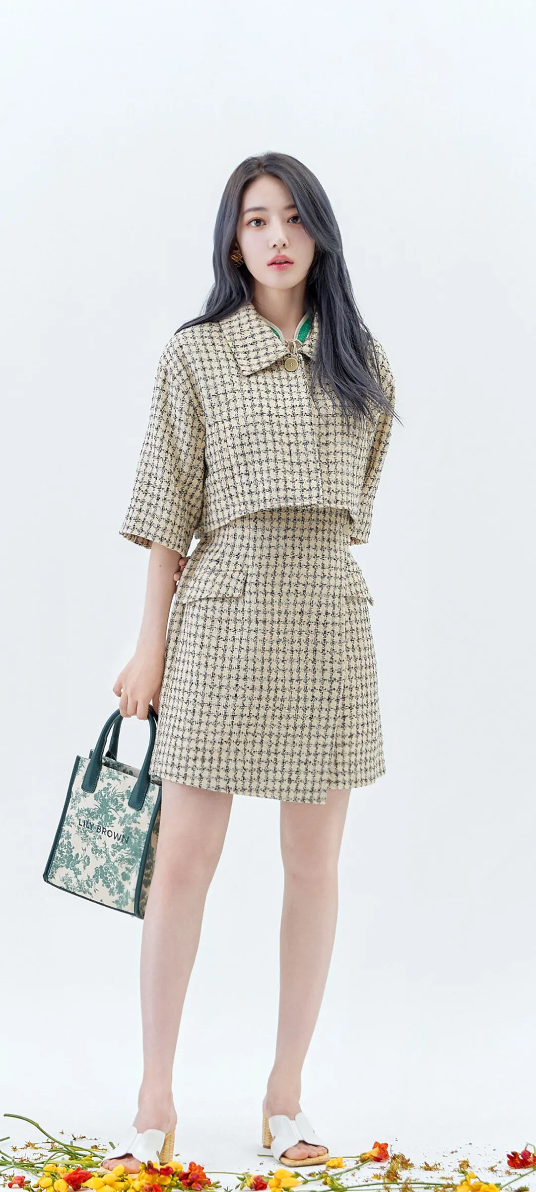 Fond d'écran de verrouillage mobile Sakura Miyawaki 4K HD télécharger — IZ*ONE, LE SSERAFIM