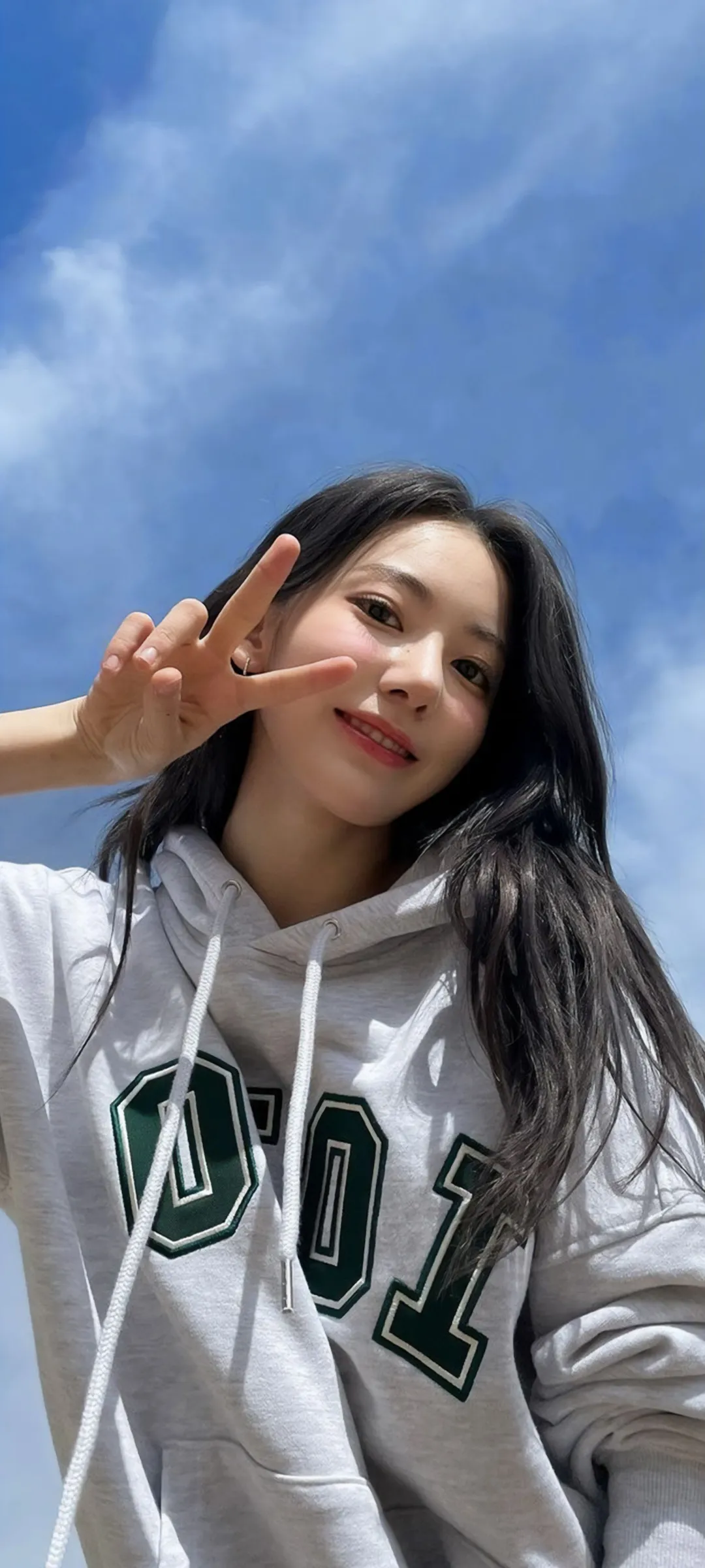 Fond d'écran de verrouillage mobile Sakura Miyawaki 4K HD télécharger — IZ*ONE, LE SSERAFIM