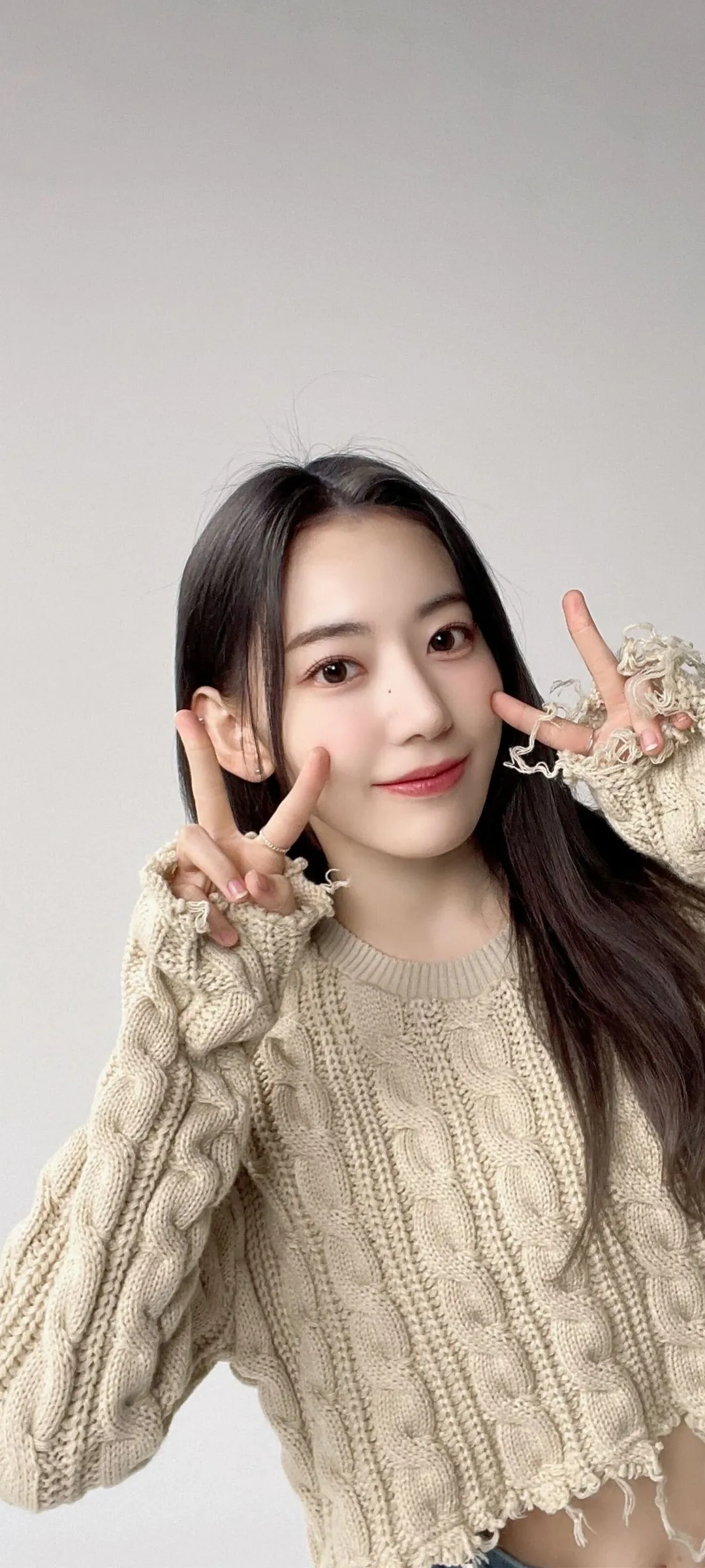 Fond d'écran de verrouillage mobile Sakura Miyawaki 4K HD télécharger — IZ*ONE, LE SSERAFIM