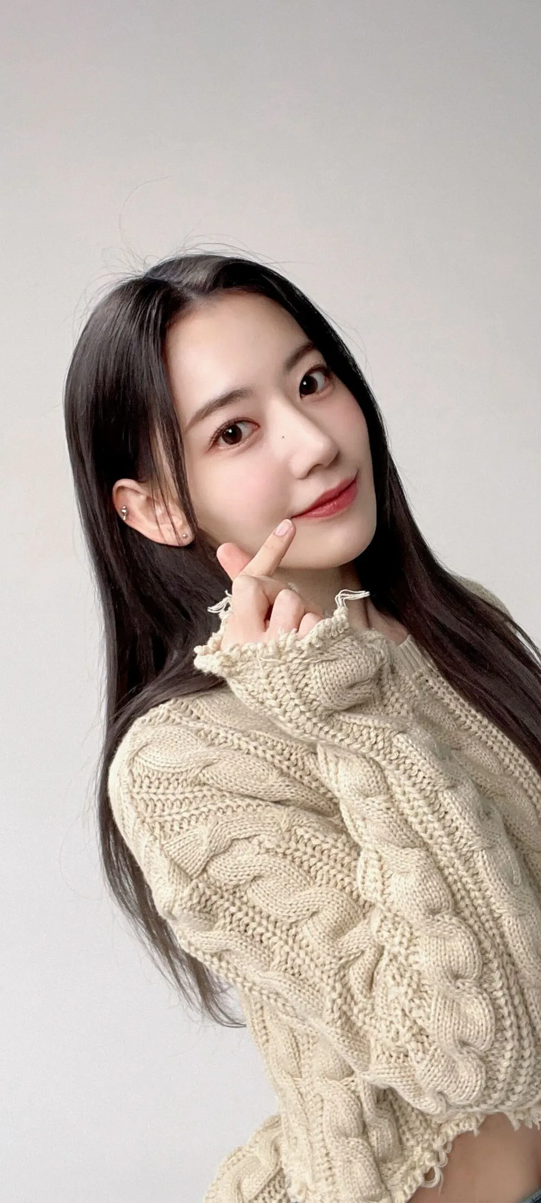 Fond d'écran de verrouillage mobile Sakura Miyawaki 4K HD télécharger — IZ*ONE, LE SSERAFIM