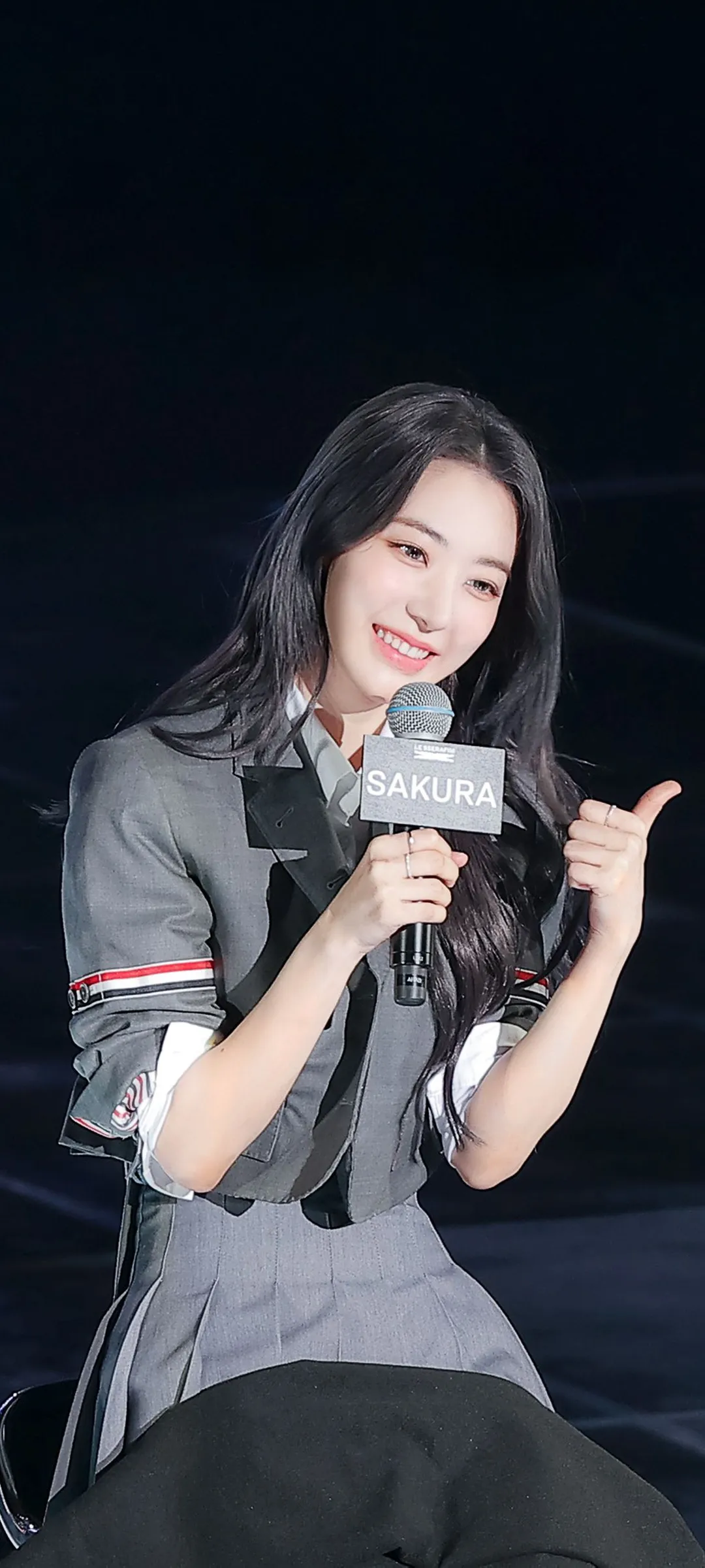 Fond d'écran de verrouillage mobile Sakura Miyawaki 4K HD télécharger — IZ*ONE, LE SSERAFIM