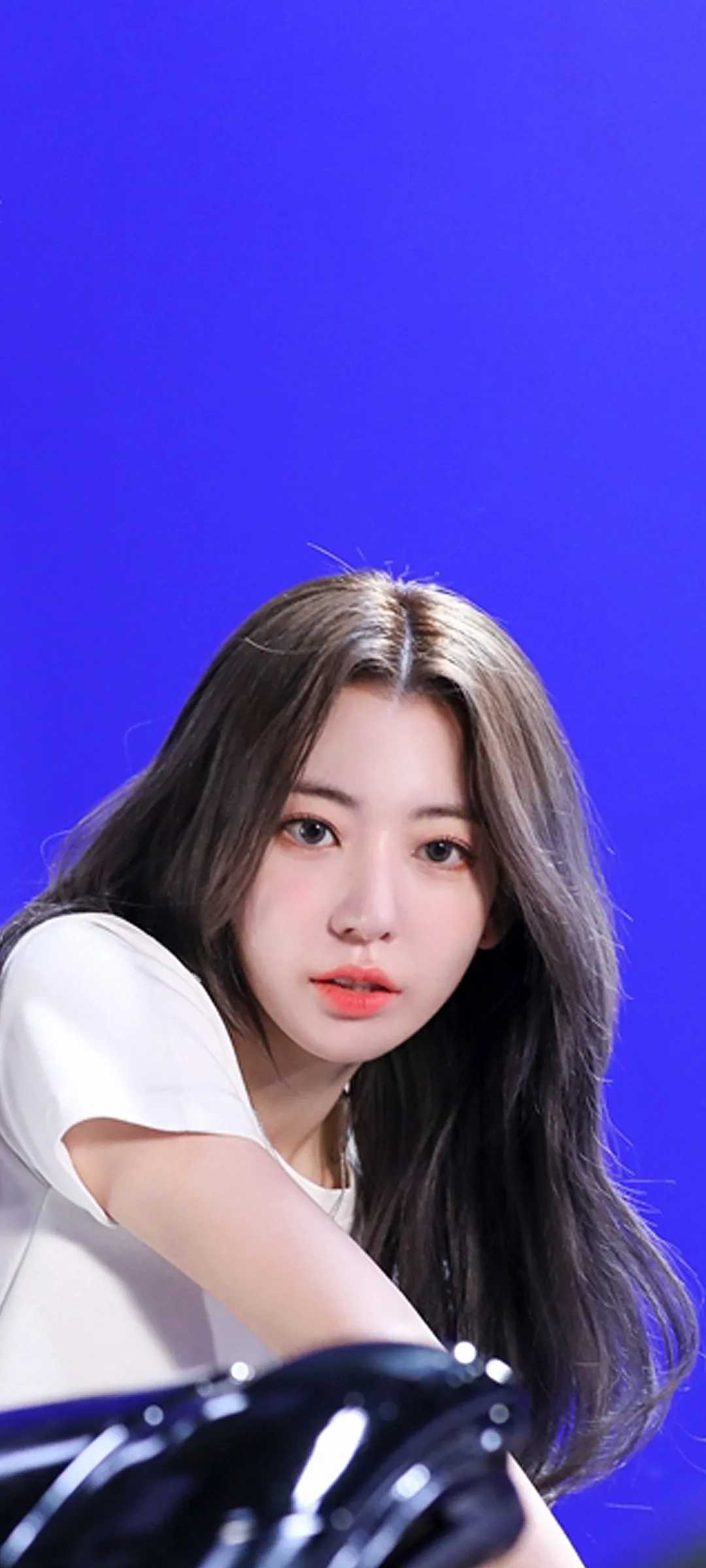 Fond d'écran de verrouillage mobile Sakura Miyawaki 4K HD télécharger — IZ*ONE, LE SSERAFIM