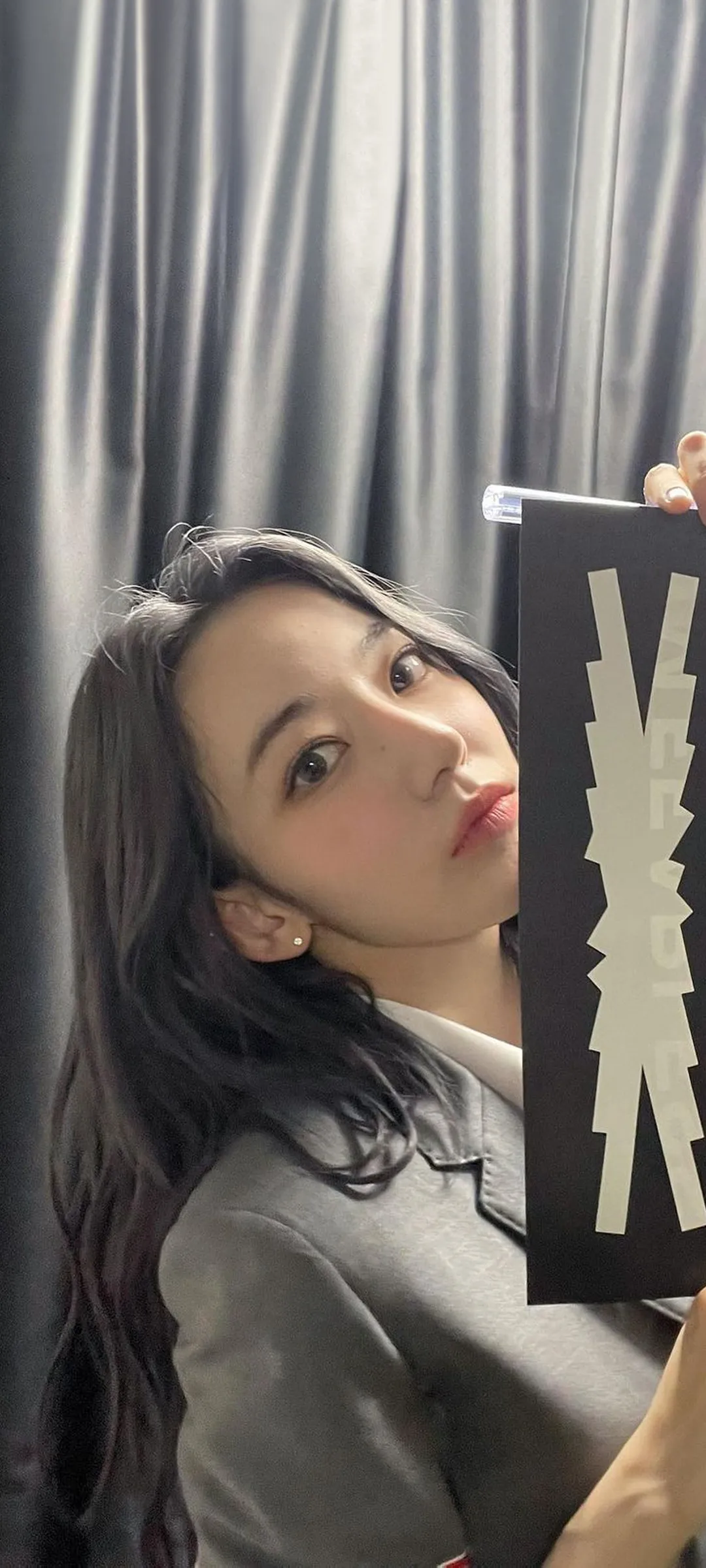 Fond d'écran de verrouillage mobile Sakura Miyawaki 4K HD télécharger — IZ*ONE, LE SSERAFIM