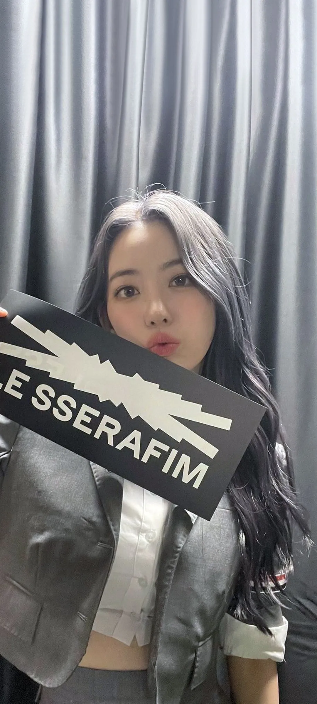 Fond d'écran de verrouillage mobile Sakura Miyawaki 4K HD télécharger — IZ*ONE, LE SSERAFIM