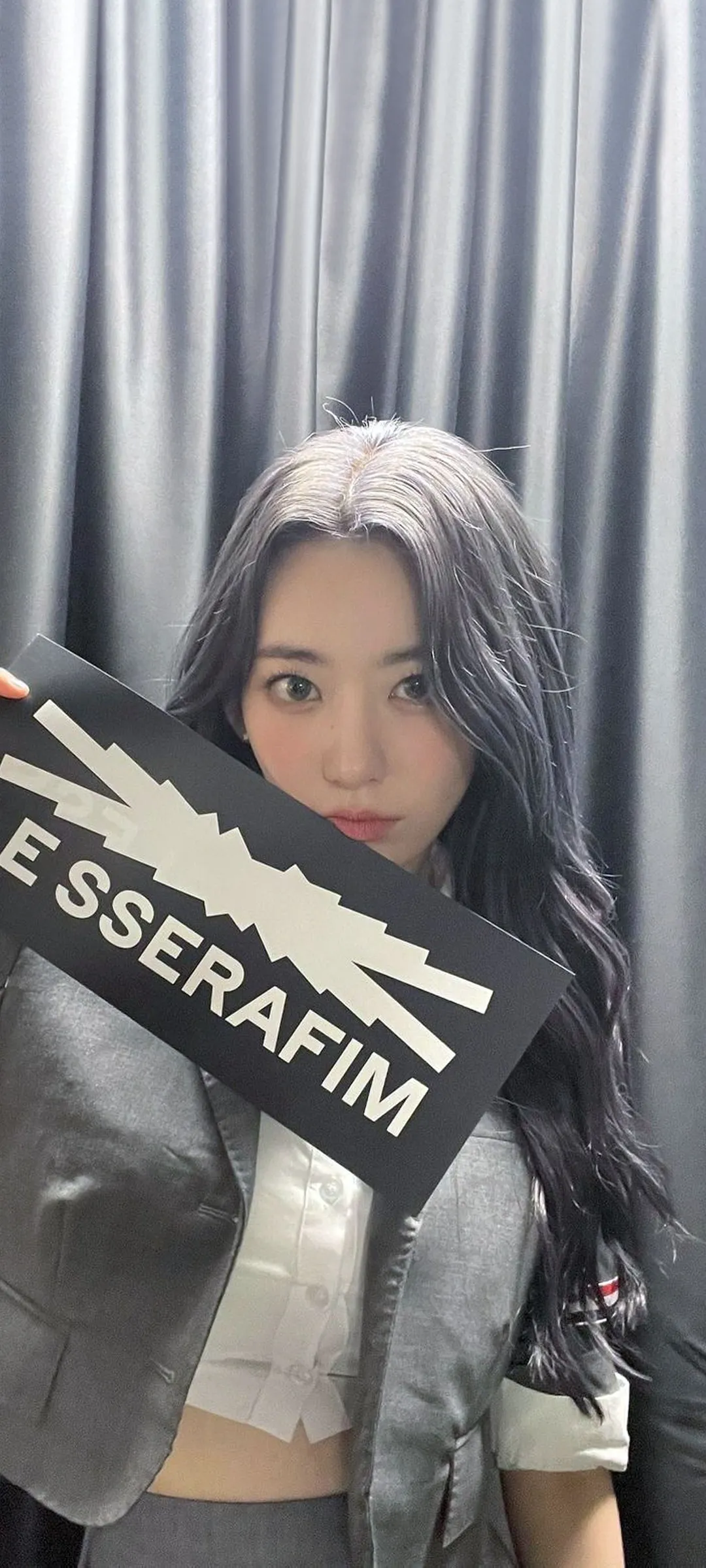 Fond d'écran de verrouillage mobile Sakura Miyawaki 4K HD télécharger — IZ*ONE, LE SSERAFIM