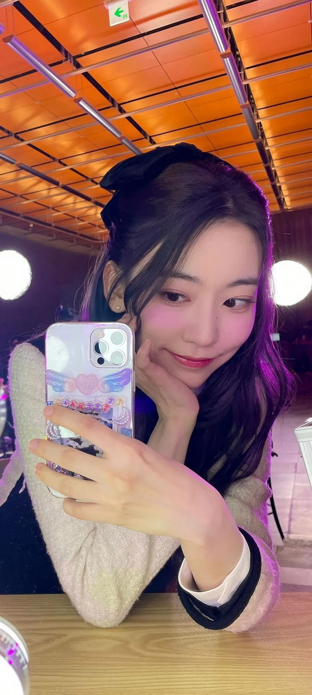Fond d'écran de verrouillage mobile Sakura Miyawaki 4K HD télécharger — IZ*ONE, LE SSERAFIM