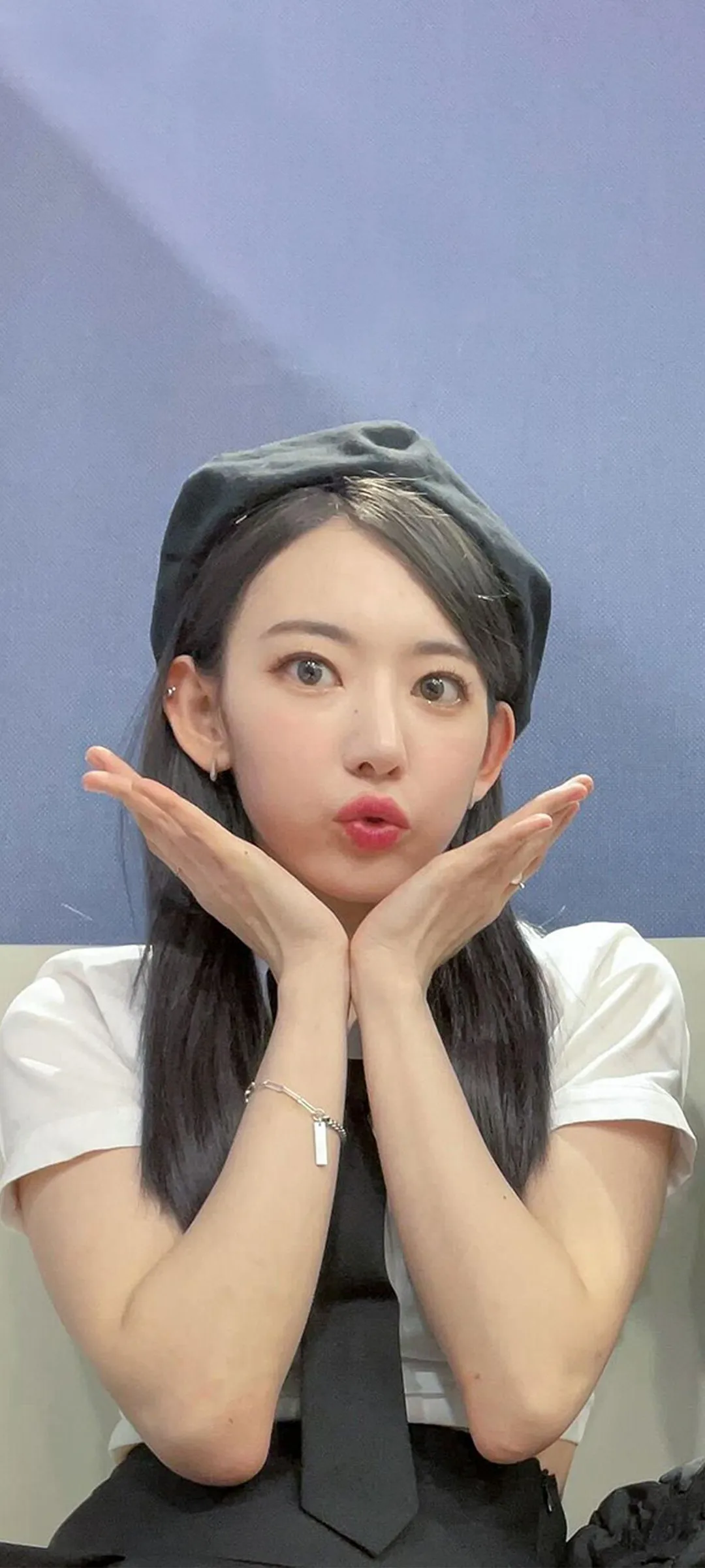 Fond d'écran de verrouillage mobile Sakura Miyawaki 4K HD télécharger — IZ*ONE, LE SSERAFIM