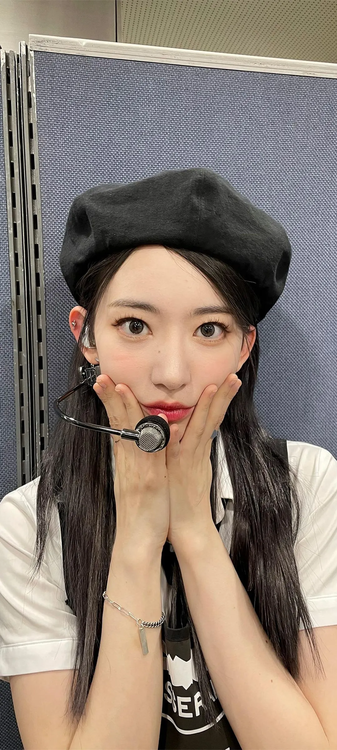 Fond d'écran de verrouillage mobile Sakura Miyawaki 4K HD télécharger — IZ*ONE, LE SSERAFIM