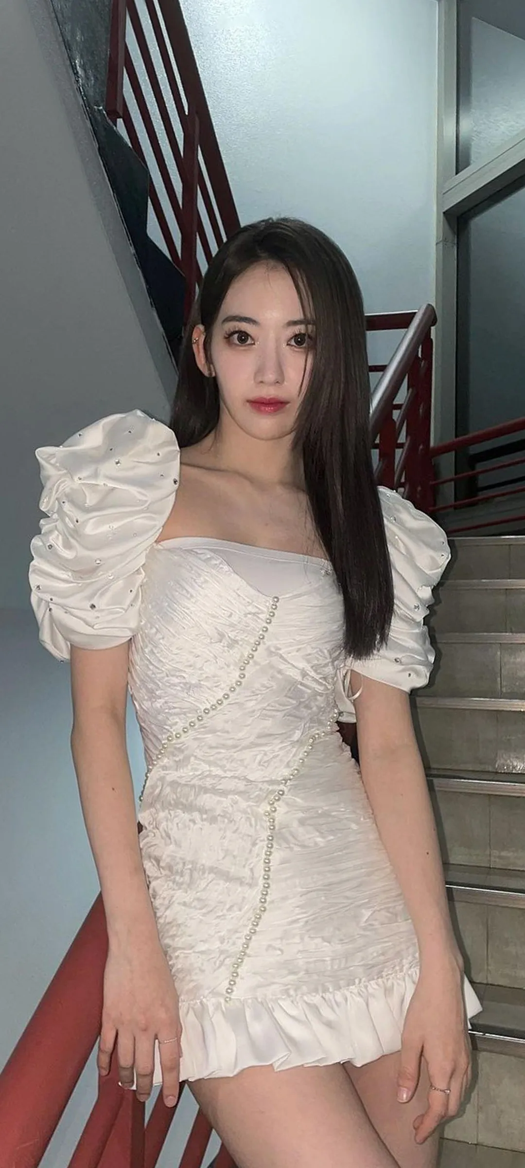 Fond d'écran de verrouillage mobile Sakura Miyawaki 4K HD télécharger — IZ*ONE, LE SSERAFIM