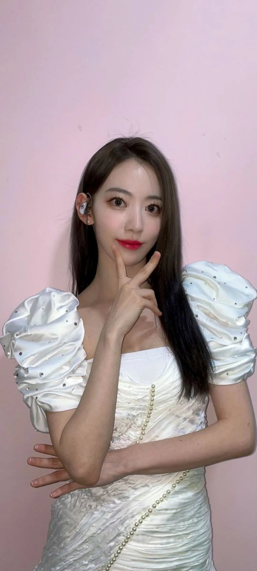Fond d'écran de verrouillage mobile Sakura Miyawaki 4K HD télécharger — IZ*ONE, LE SSERAFIM