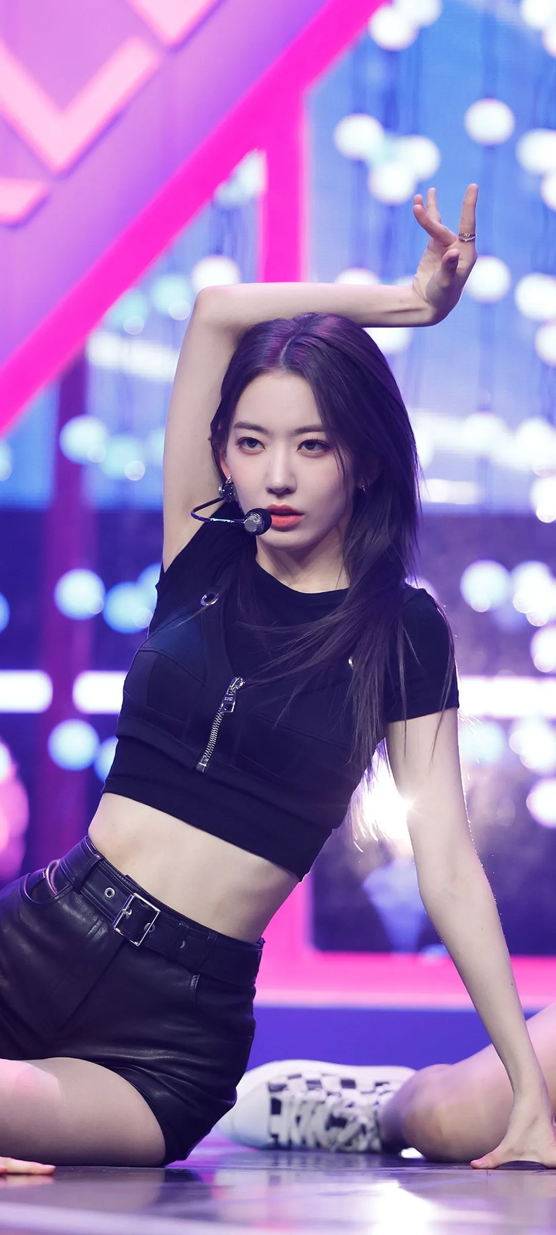 Fond d'écran de verrouillage mobile Sakura Miyawaki 4K HD télécharger — IZ*ONE, LE SSERAFIM