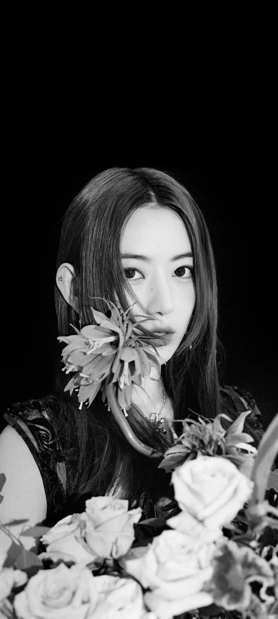 Fond d'écran de verrouillage mobile Sakura Miyawaki 4K HD télécharger — IZ*ONE, LE SSERAFIM