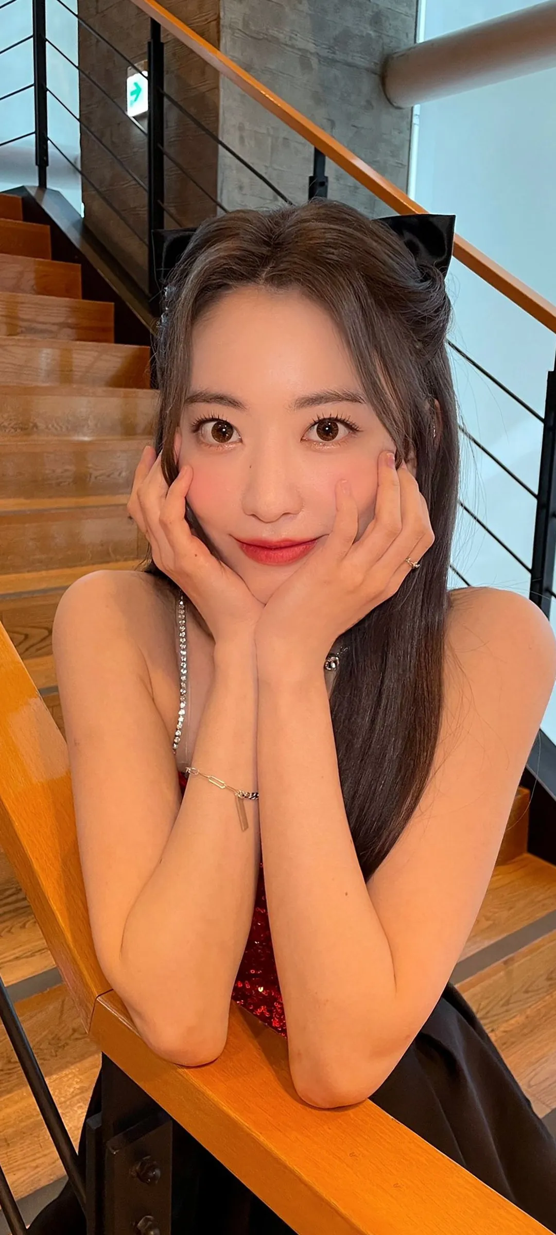 Fond d'écran de verrouillage mobile Sakura Miyawaki 4K HD télécharger — IZ*ONE, LE SSERAFIM