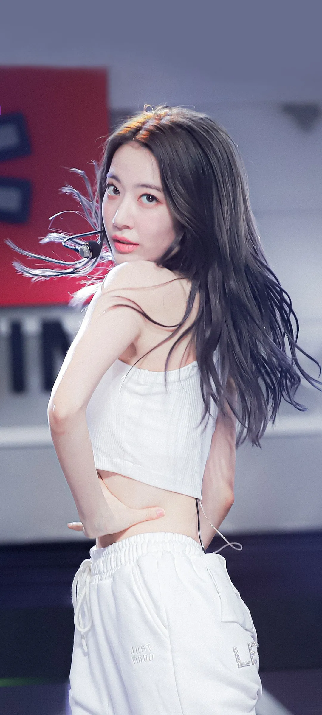 Sakura Miyawaki kilit ekranı telefon duvar kağıdı 4K HD i̇ndir — IZ*ONE, LE SSERAFIM