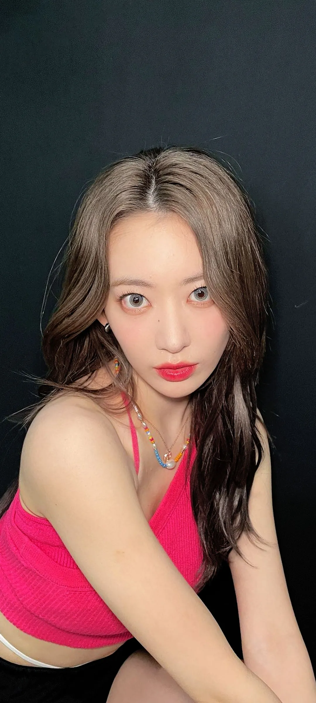 Fond d'écran de verrouillage mobile Sakura Miyawaki 4K HD télécharger — IZ*ONE, LE SSERAFIM