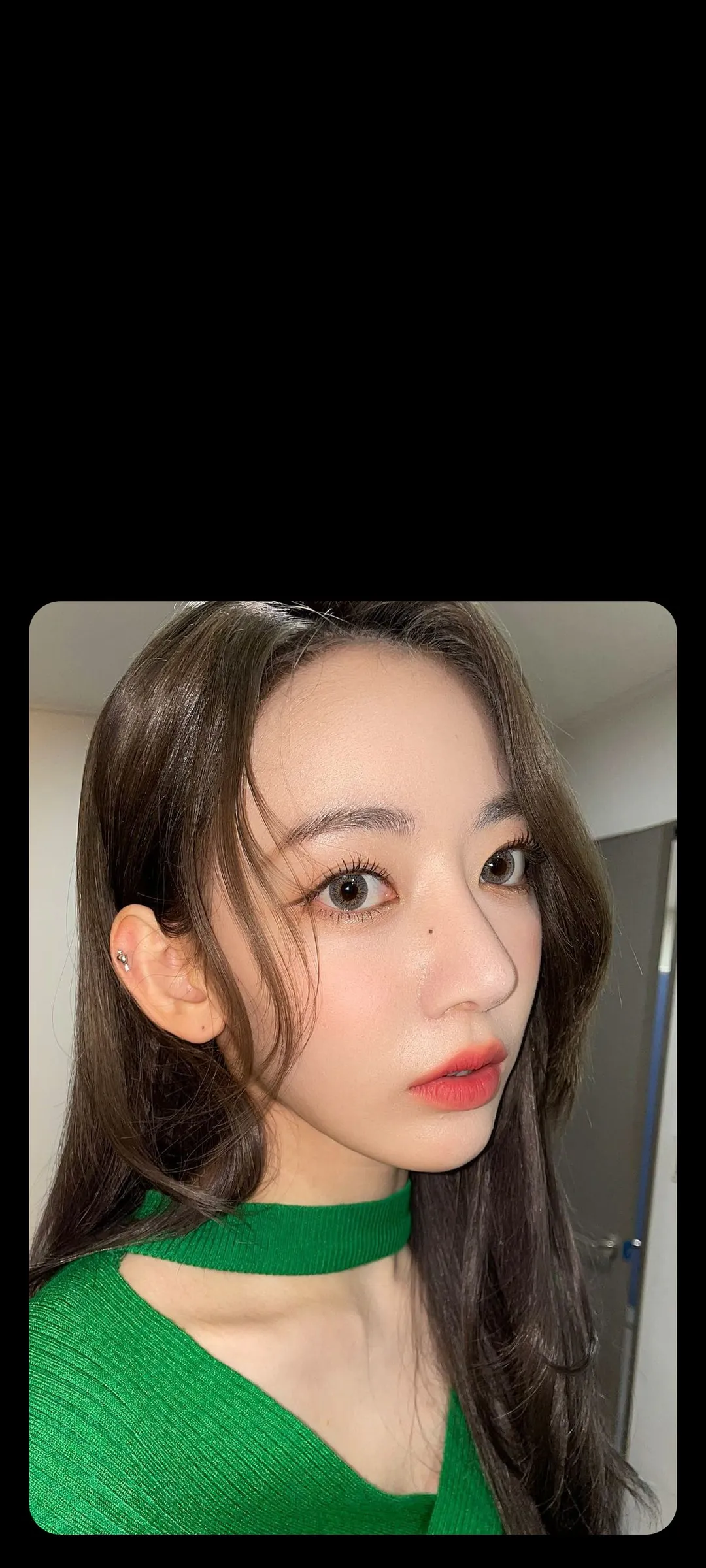 Fond d'écran de verrouillage mobile Sakura Miyawaki 4K HD télécharger — IZ*ONE, LE SSERAFIM
