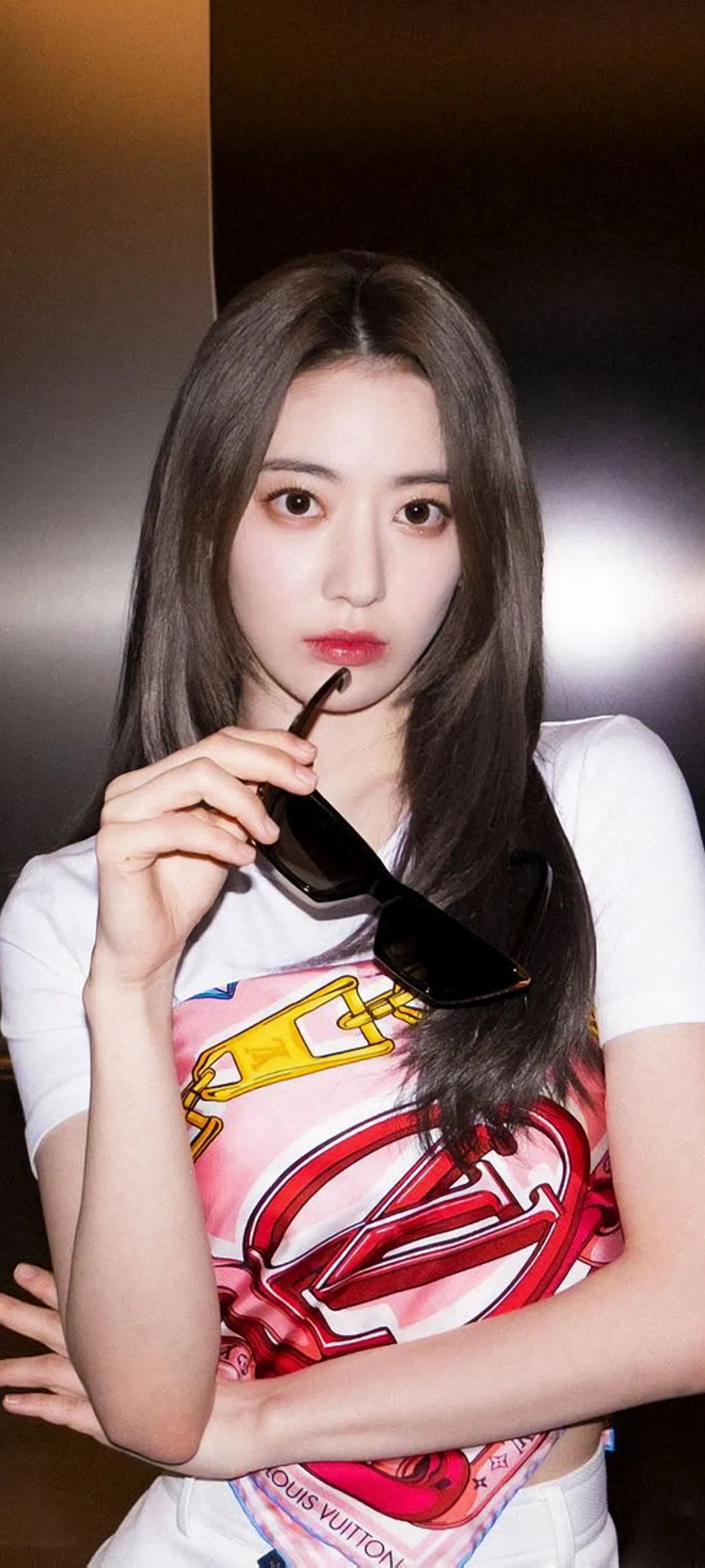 Fond d'écran de verrouillage mobile Sakura Miyawaki 4K HD télécharger — IZ*ONE, LE SSERAFIM