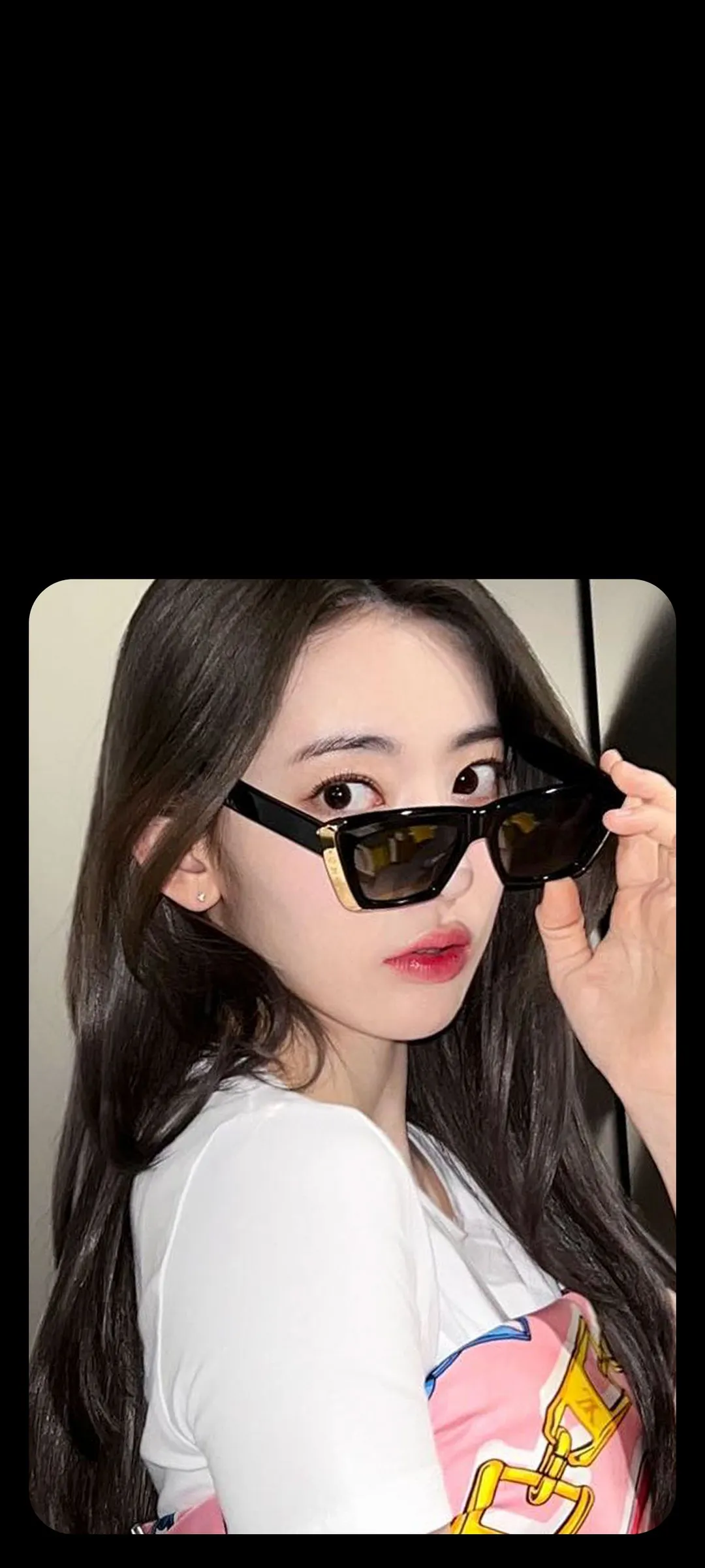 Fond d'écran de verrouillage mobile Sakura Miyawaki 4K HD télécharger — IZ*ONE, LE SSERAFIM