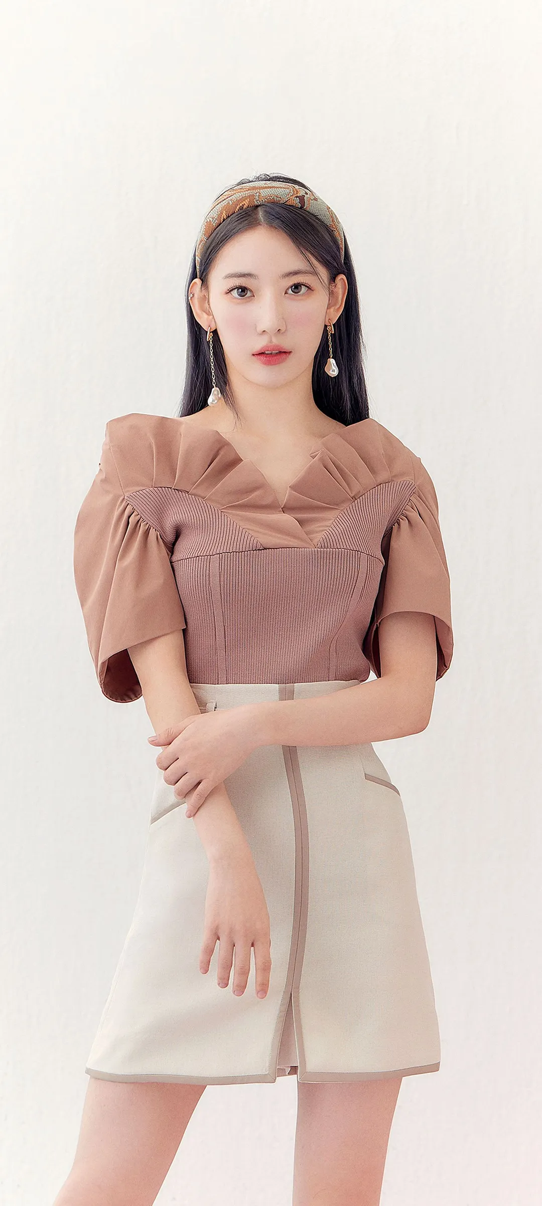 Fond d'écran de verrouillage mobile Sakura Miyawaki 4K HD télécharger — IZ*ONE, LE SSERAFIM