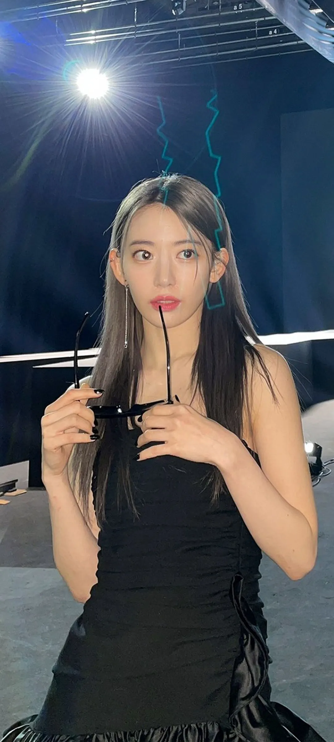 Fond d'écran de verrouillage mobile Sakura Miyawaki 4K HD télécharger — IZ*ONE, LE SSERAFIM
