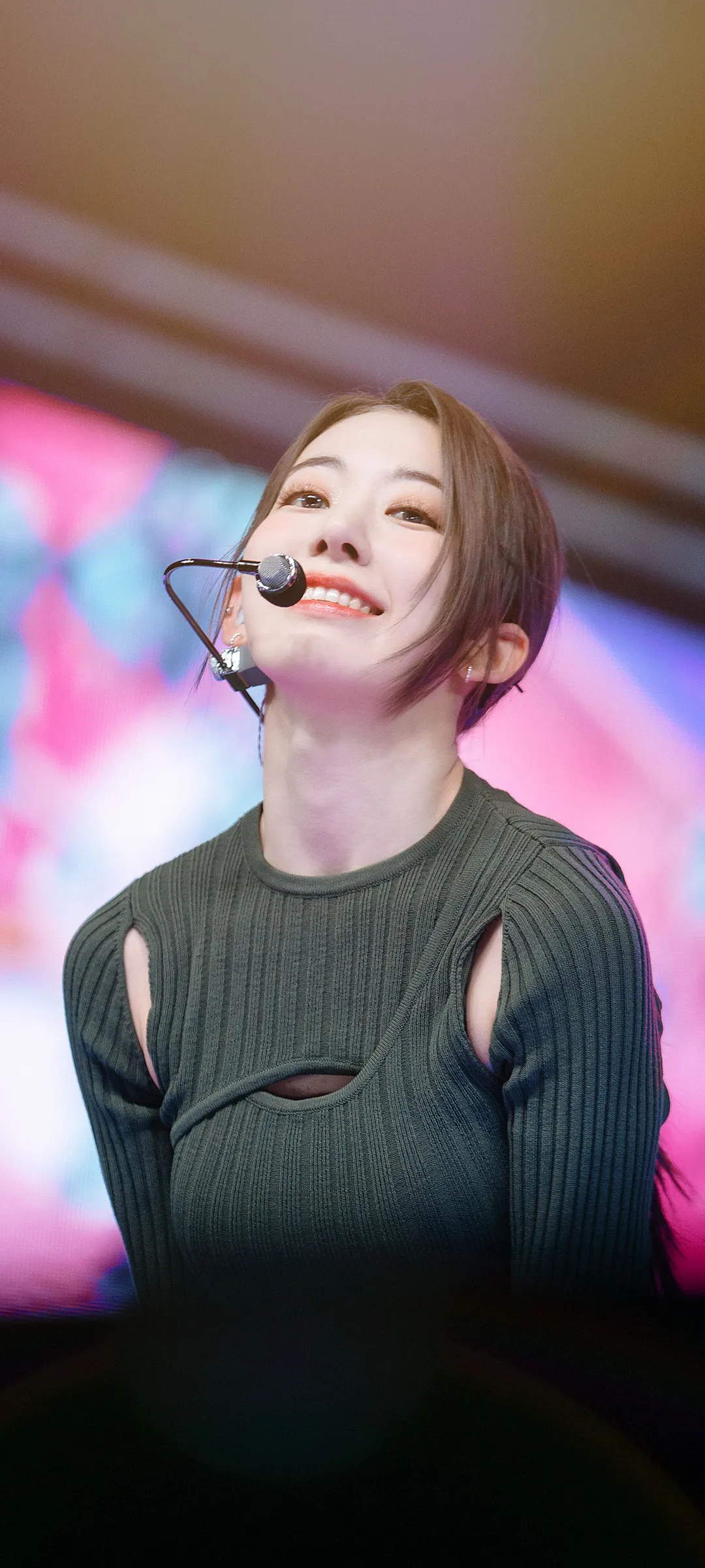 Fond d'écran de verrouillage mobile Sakura Miyawaki 4K HD télécharger — IZ*ONE, LE SSERAFIM