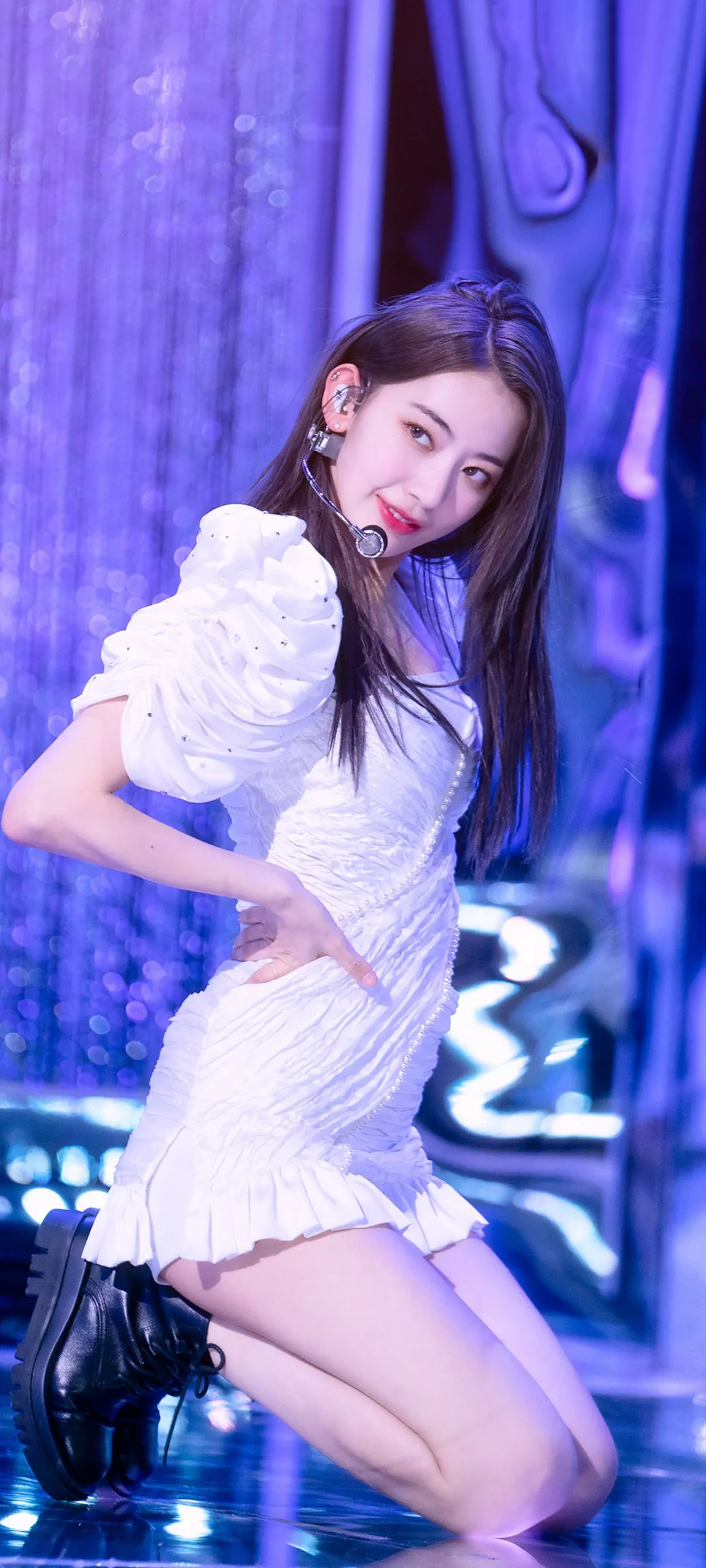 Fond d'écran de verrouillage mobile Sakura Miyawaki 4K HD télécharger — IZ*ONE, LE SSERAFIM