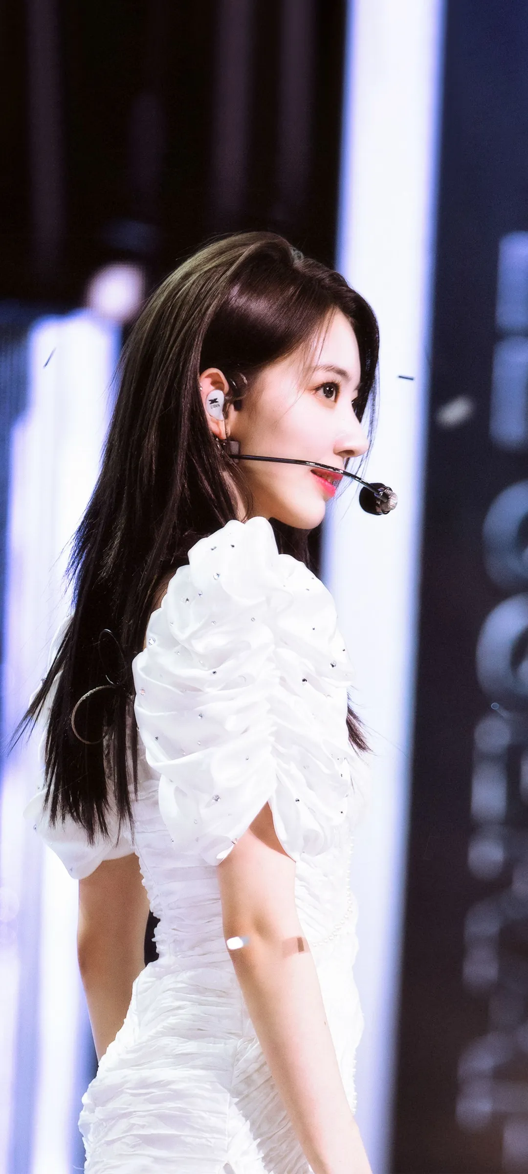 Fond d'écran de verrouillage mobile Sakura Miyawaki 4K HD télécharger — IZ*ONE, LE SSERAFIM