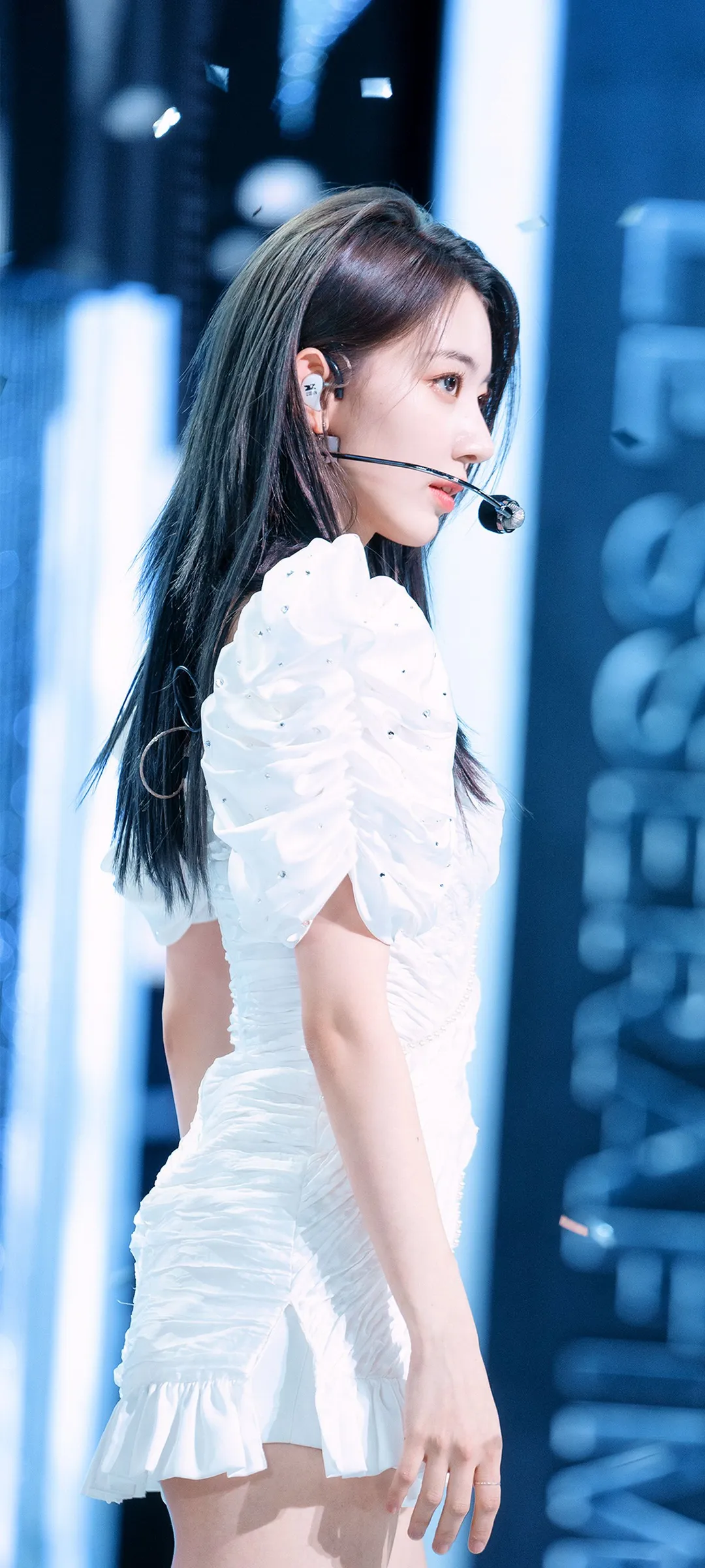 Fond d'écran de verrouillage mobile Sakura Miyawaki 4K HD télécharger — IZ*ONE, LE SSERAFIM