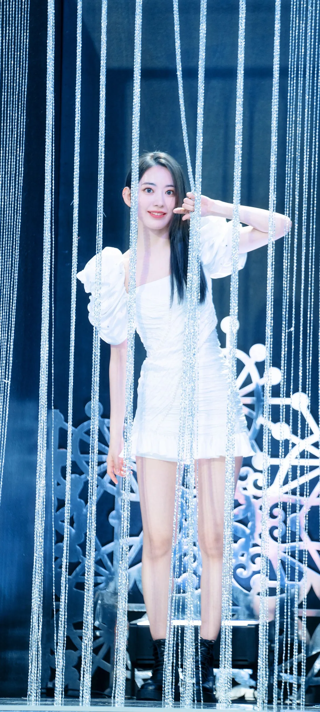 Fond d'écran de verrouillage mobile Sakura Miyawaki 4K HD télécharger — IZ*ONE, LE SSERAFIM