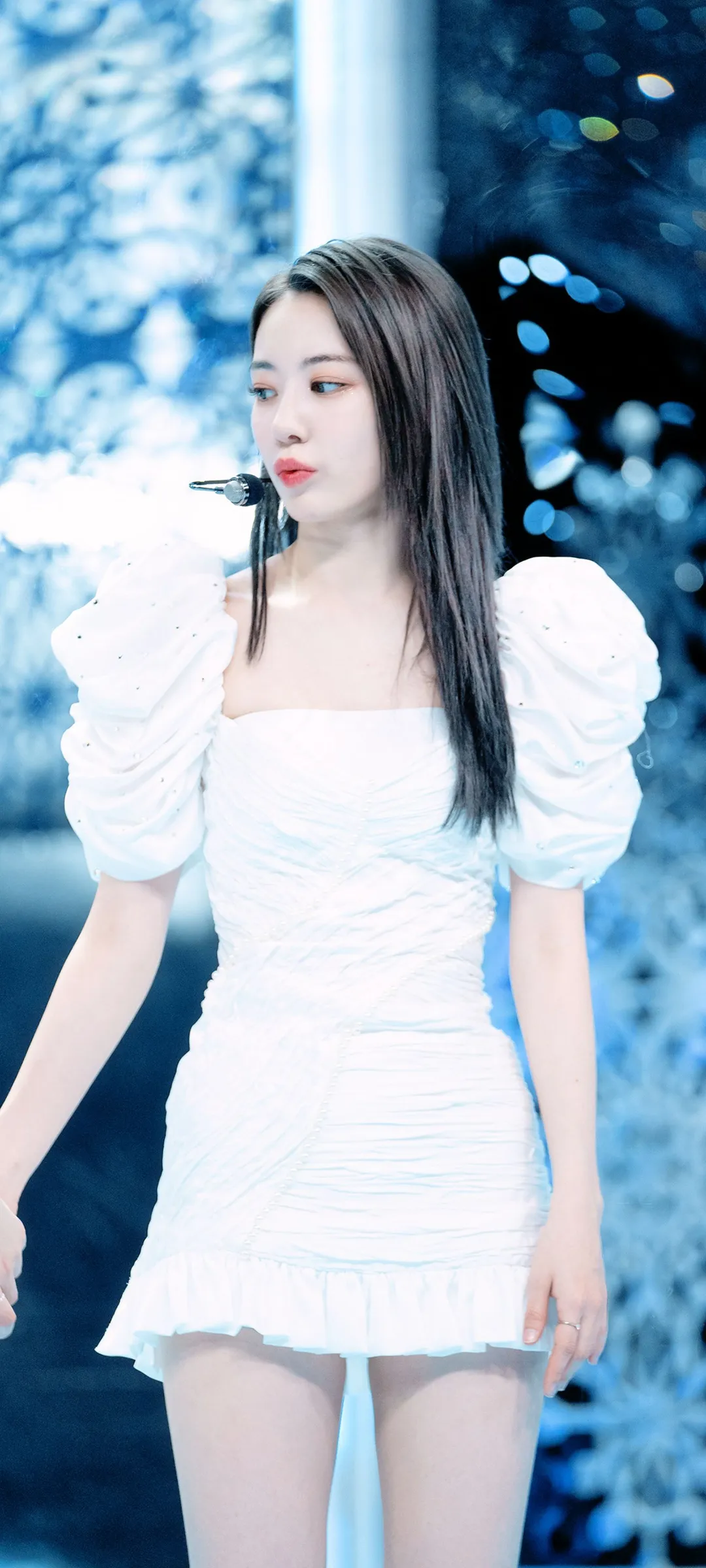 Fond d'écran de verrouillage mobile Sakura Miyawaki 4K HD télécharger — IZ*ONE, LE SSERAFIM