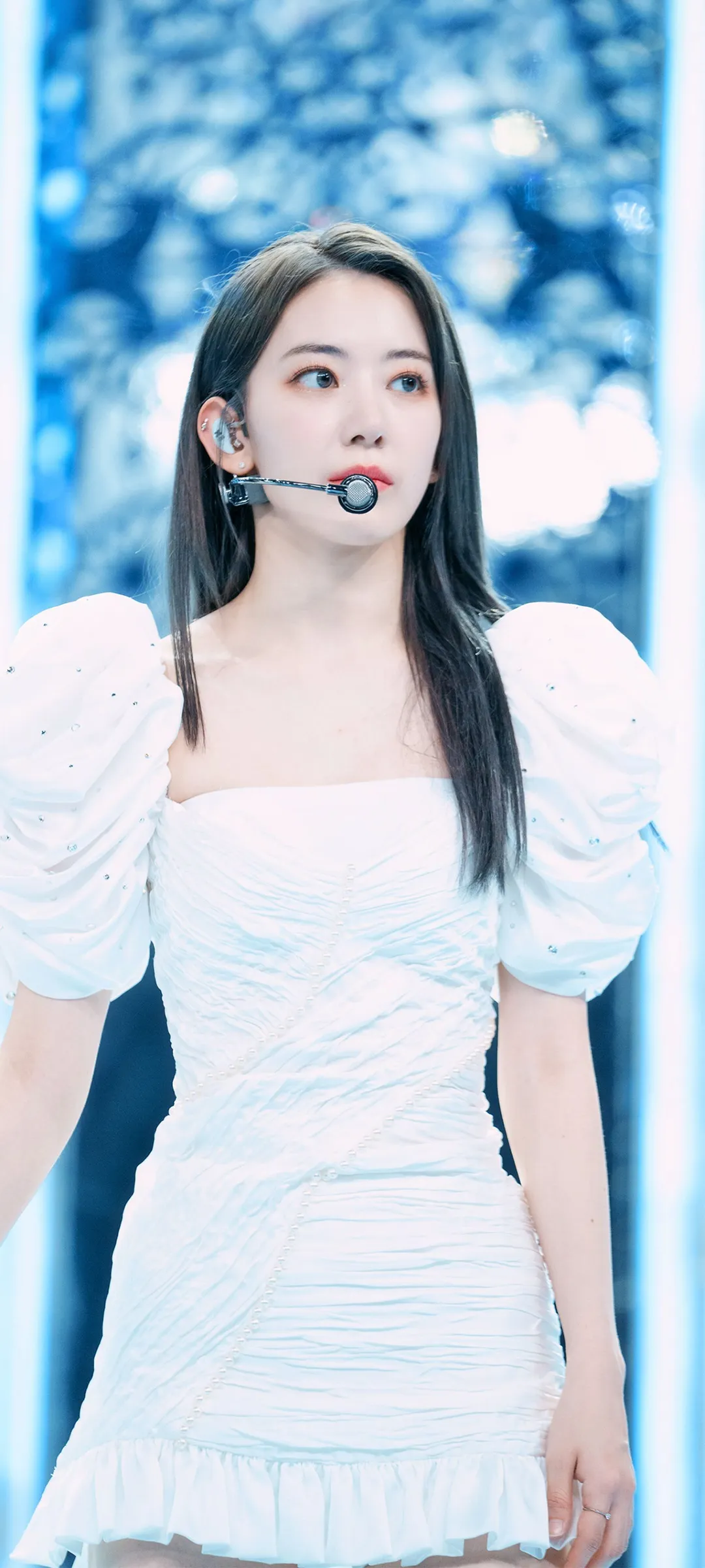 Fond d'écran de verrouillage mobile Sakura Miyawaki 4K HD télécharger — IZ*ONE, LE SSERAFIM