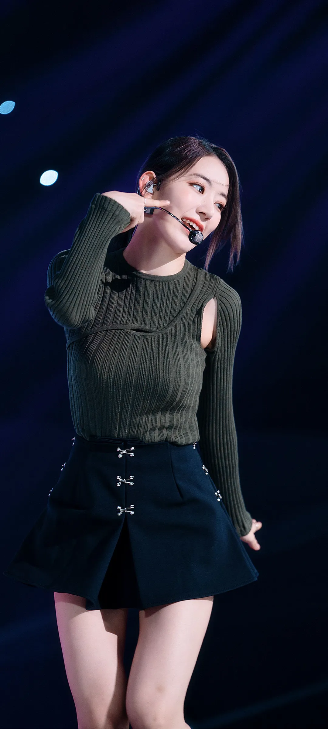 Fond d'écran de verrouillage mobile Sakura Miyawaki 4K HD télécharger — IZ*ONE, LE SSERAFIM