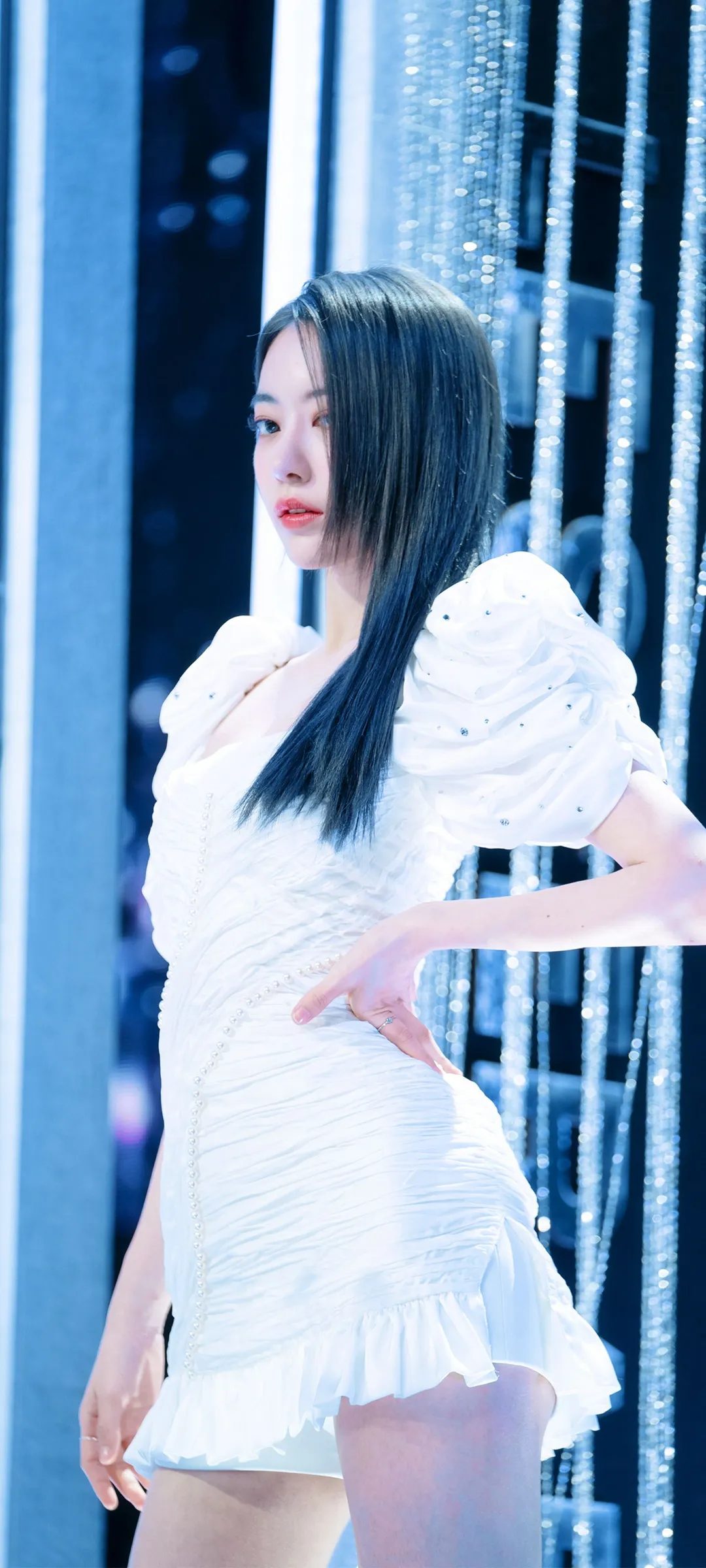 Fond d'écran de verrouillage mobile Sakura Miyawaki 4K HD télécharger — IZ*ONE, LE SSERAFIM