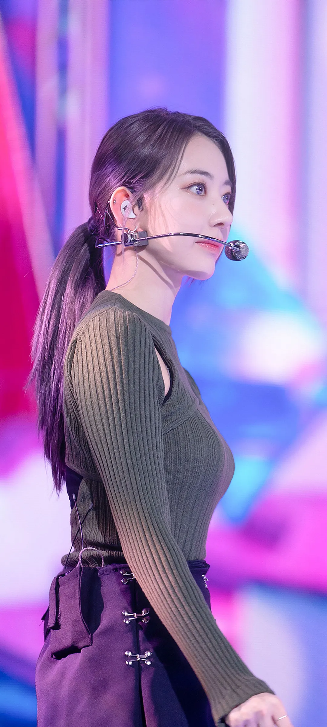 Fond d'écran de verrouillage mobile Sakura Miyawaki 4K HD télécharger — IZ*ONE, LE SSERAFIM