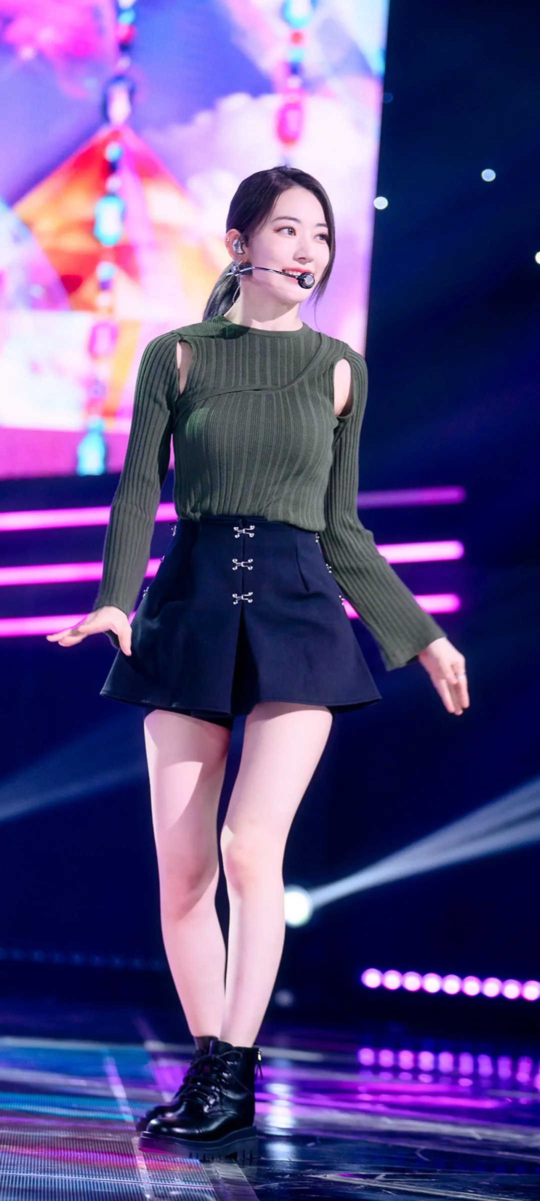Fond d'écran de verrouillage mobile Sakura Miyawaki 4K HD télécharger — IZ*ONE, LE SSERAFIM